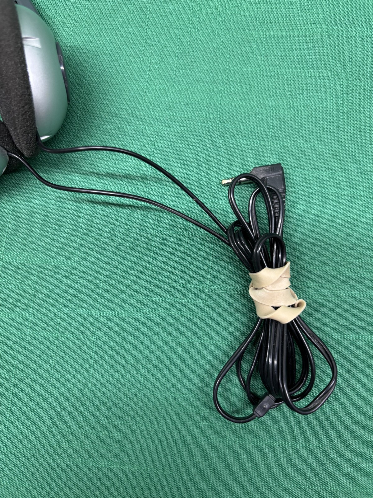 VTG Coby CV-H42 Wired Lightweight On-Ear Headphones W/3.5mm Jack, Silver (11H)