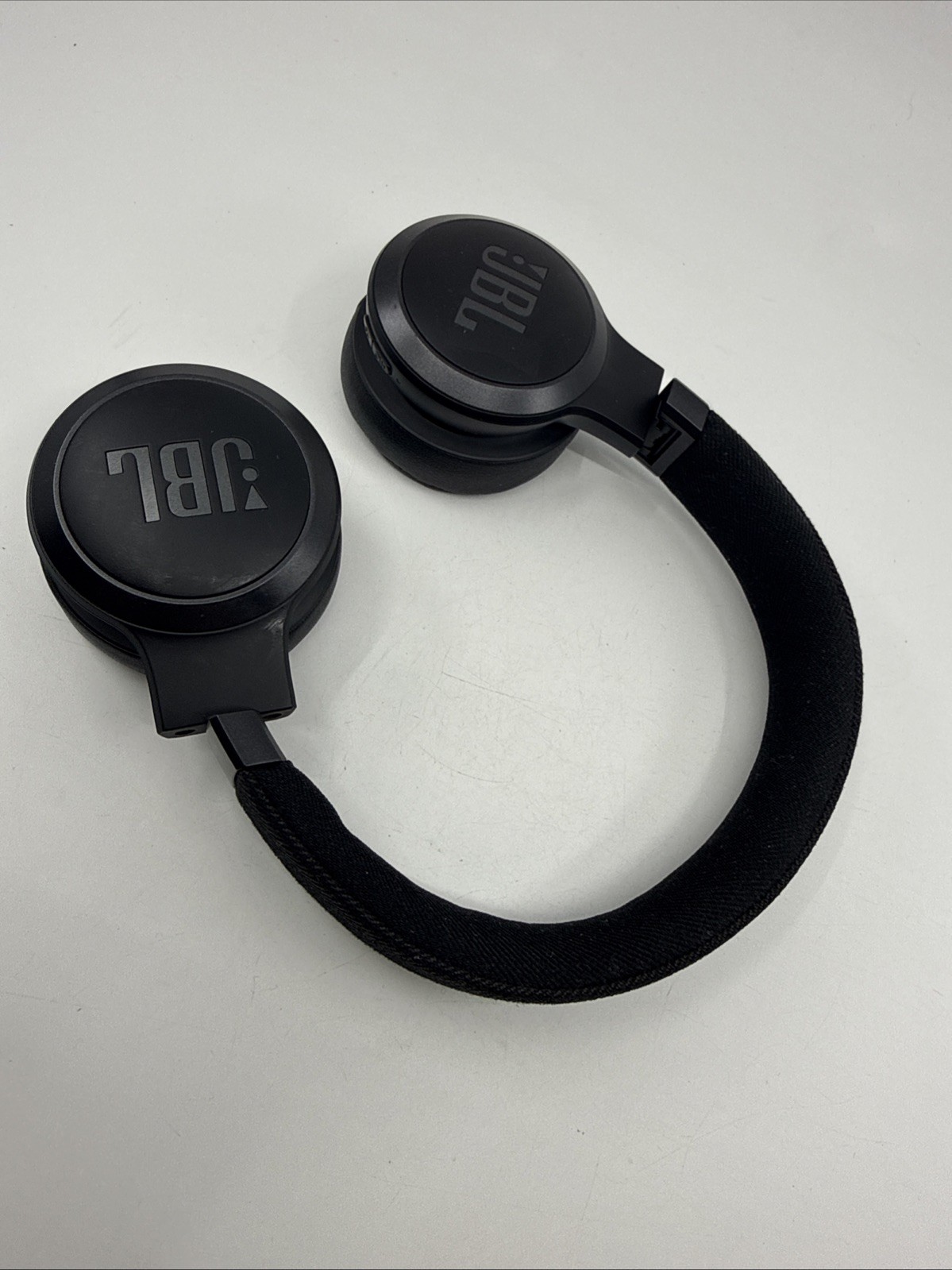 JBL Live 670NC Wireless On-Ear Headphones