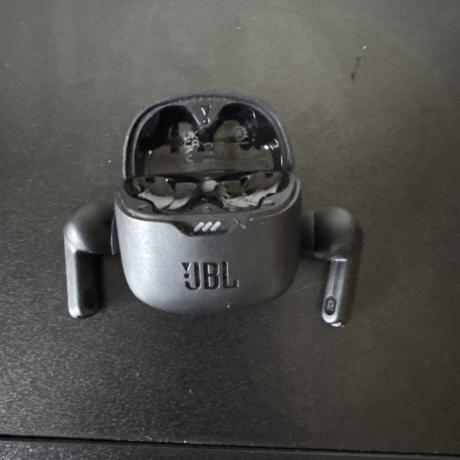 JBL Tune Flex Wireless Ear Buds. Comes With Charger, Earbud Sizes, And Case