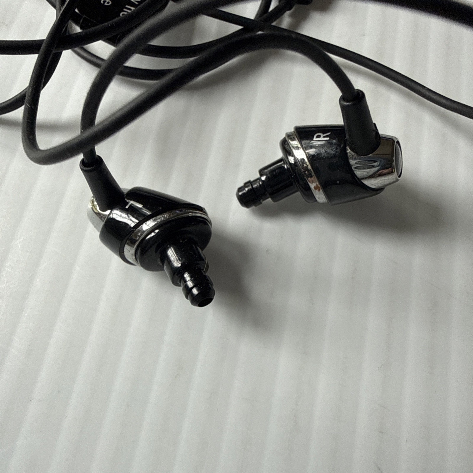 Klipsch S4i In-Ear Headphones & metal case