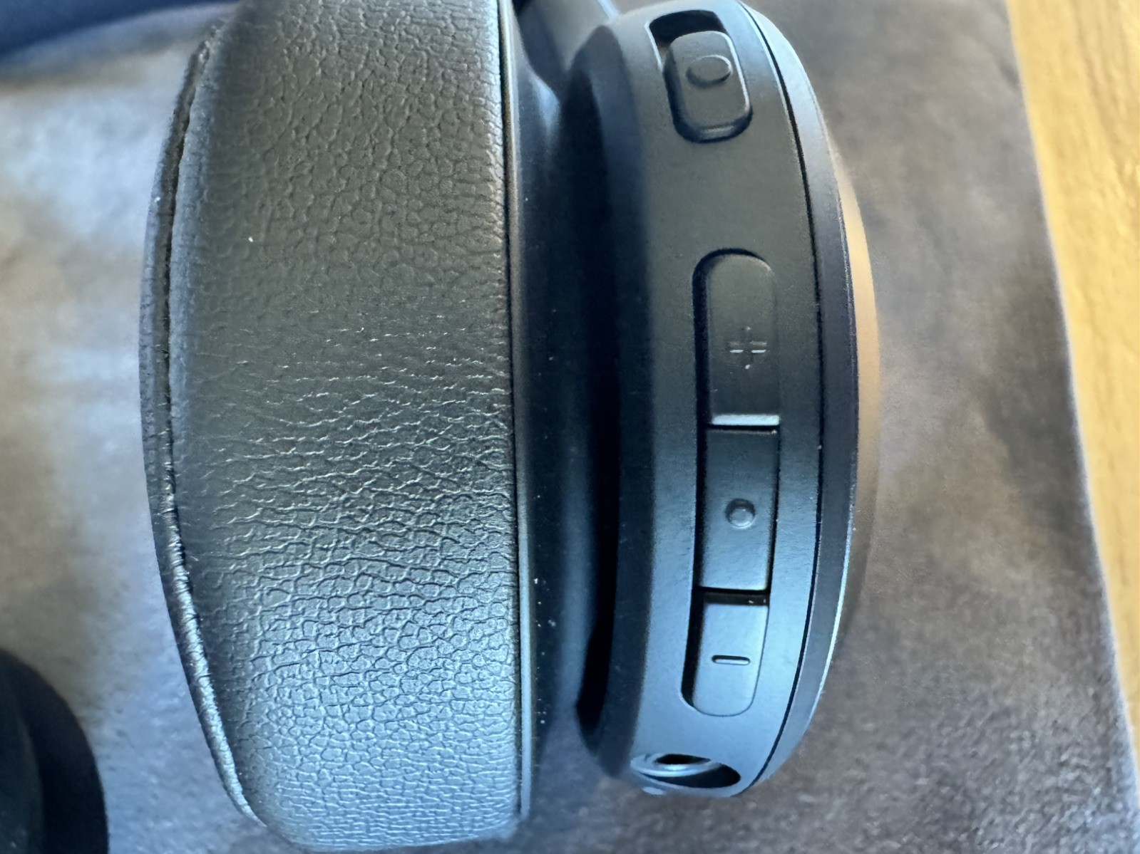 JBL Live 675NC Noise Cancelling Bluetooth On-Ear Wireless Headphones