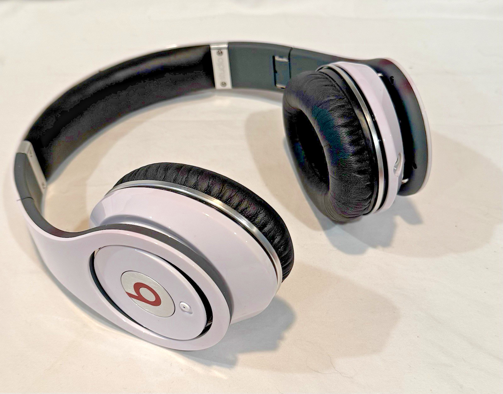 Beats by Dr. Dre Studio Monster Era White Over-Ear 3.5mm Hi-Def Iso Headphones