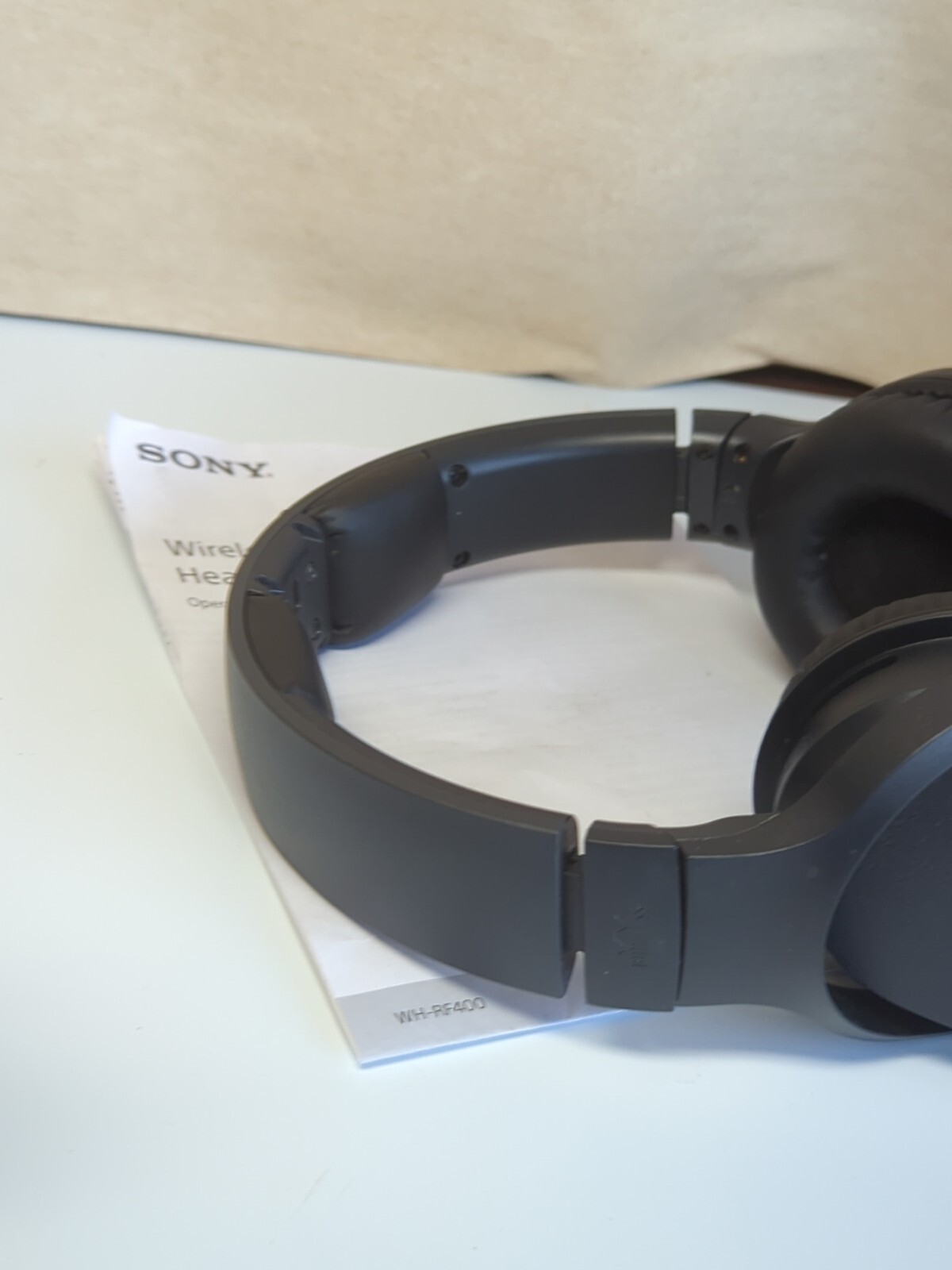 Sony WH-RF400 Wireless Home Theater Headphones Low Use !! w/ Base Cord & Manual