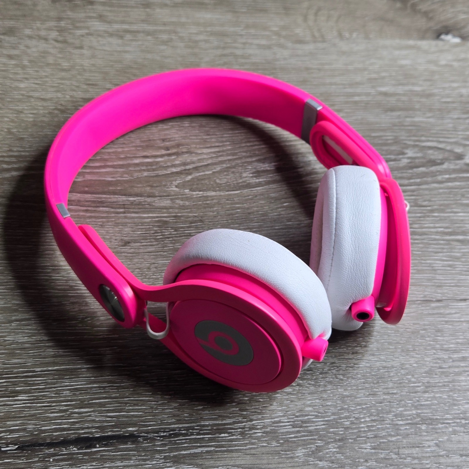 Beats Mixr Wired On-Ear Headphones Neon Pink David Guetta Edition Tested