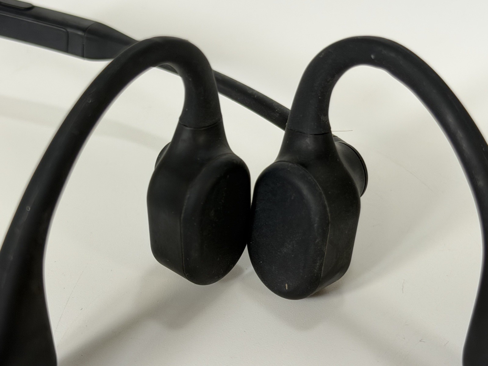 SHOKZ OPENCOMM 2 UC Bone Conduction Bluetooth Headset with Boom Mic / USB-A