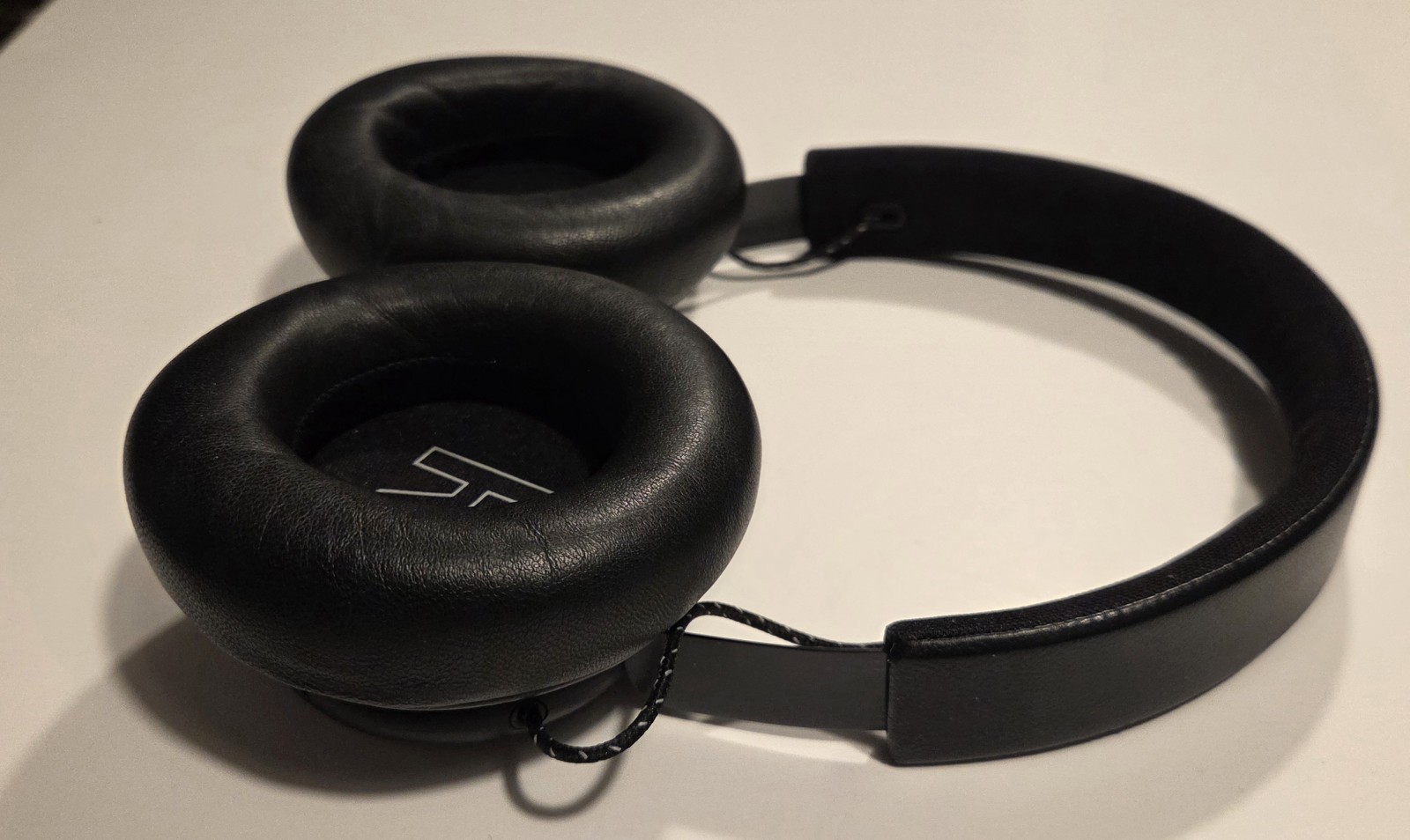 Working B&O Bang & Olufsen Beoplay H4 Wireless Over-Ear Headphones Black w/ Case