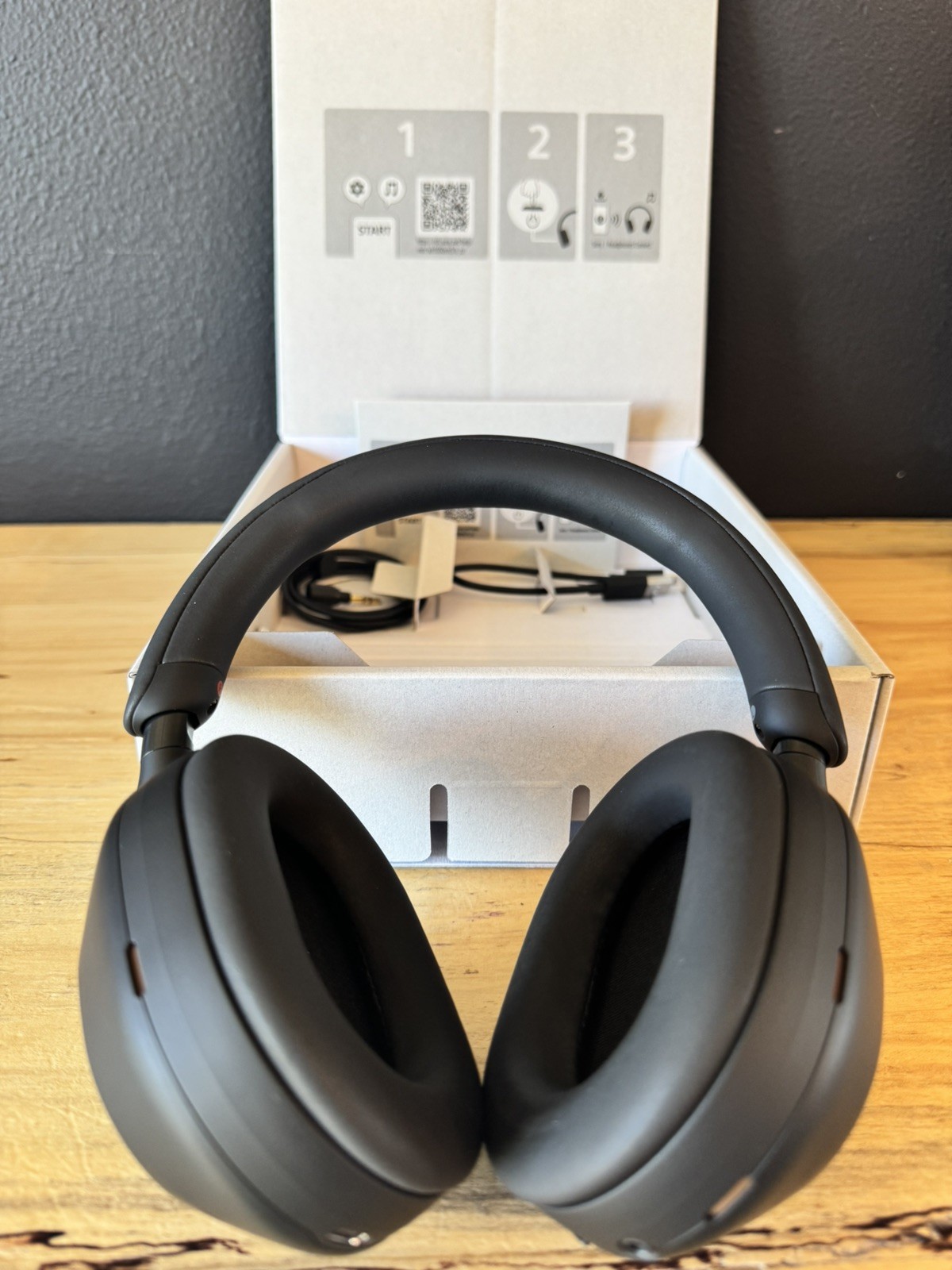 Sony WH1000XM5/SA Wireless Noise Canceling Over Ear Headphones Black / OPEN BOX