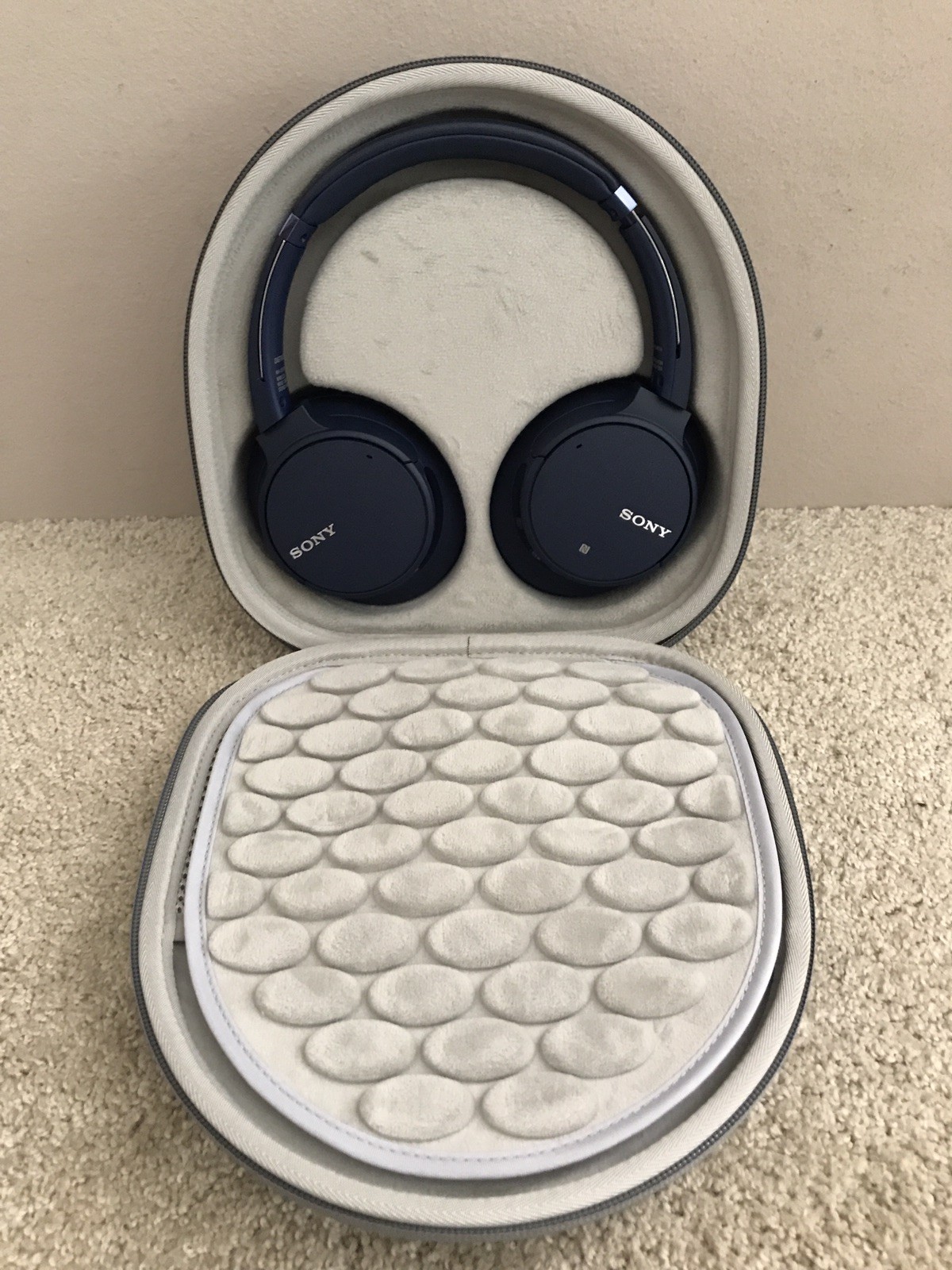 SONY WH-CH700N Wireless Noise Canceling Bluetooth Headphones Blue with Case