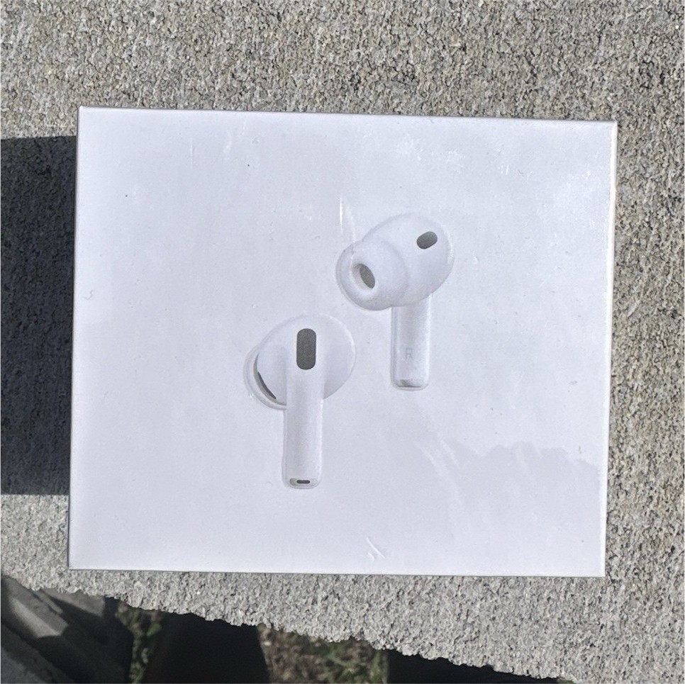 Apple AirPods Pro 3 Wireless Bluetooth Earbuds White Replaceable Ear Tips