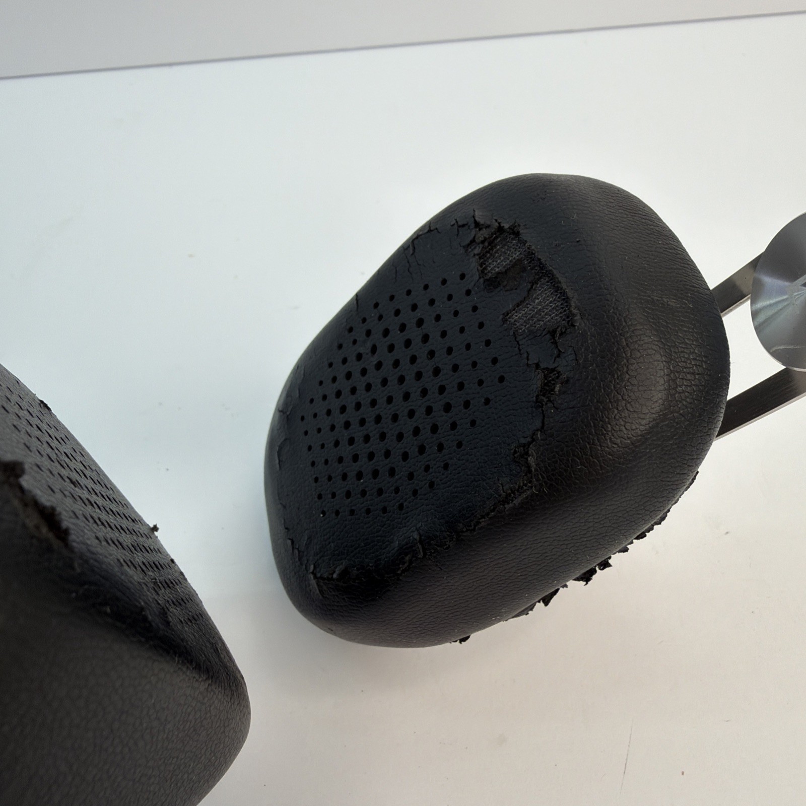 As-is Moshi Avanti C USB Type-C On-Ear Headphones