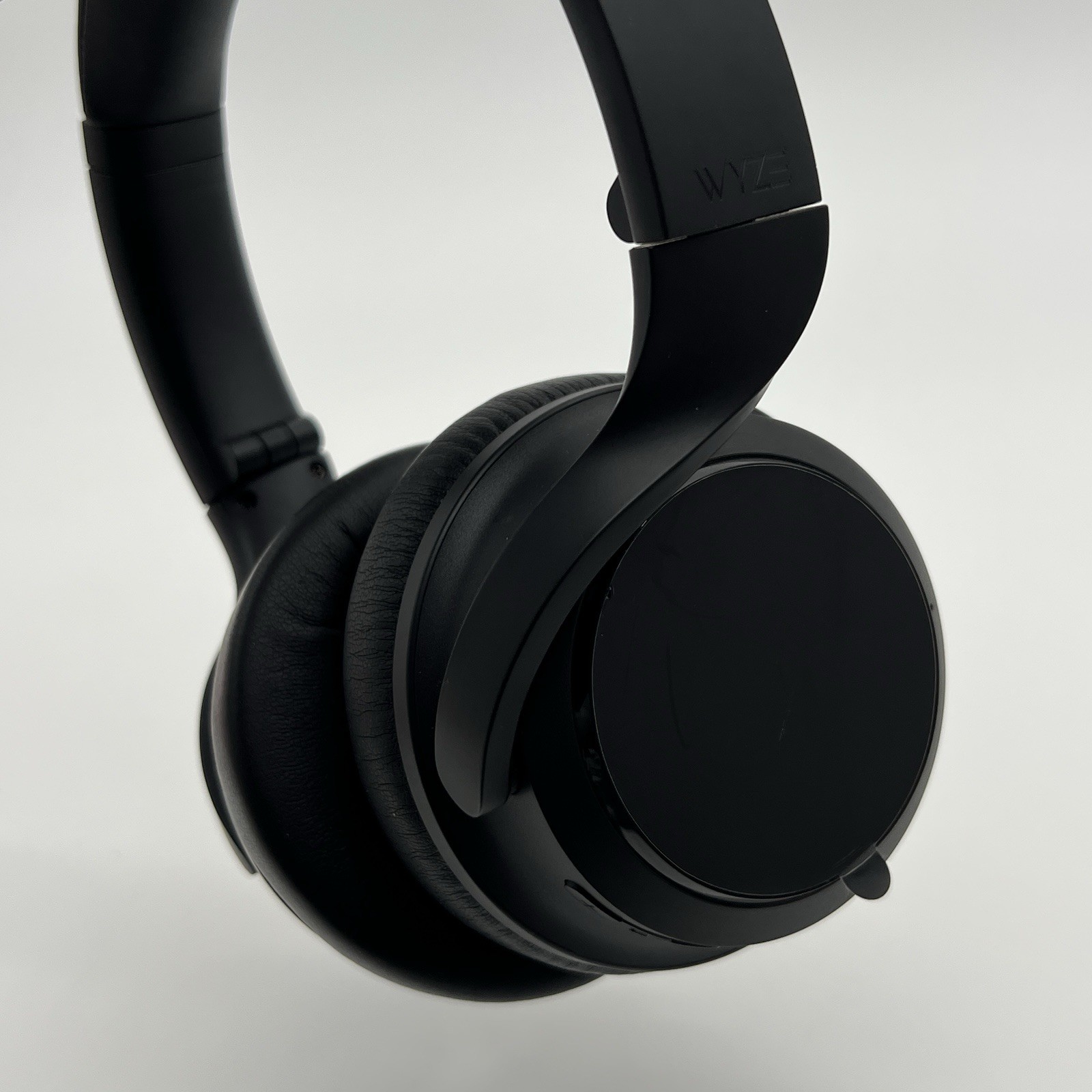 New Wyze Headphones Active Noise Cancellation Headphones Black WNCH1