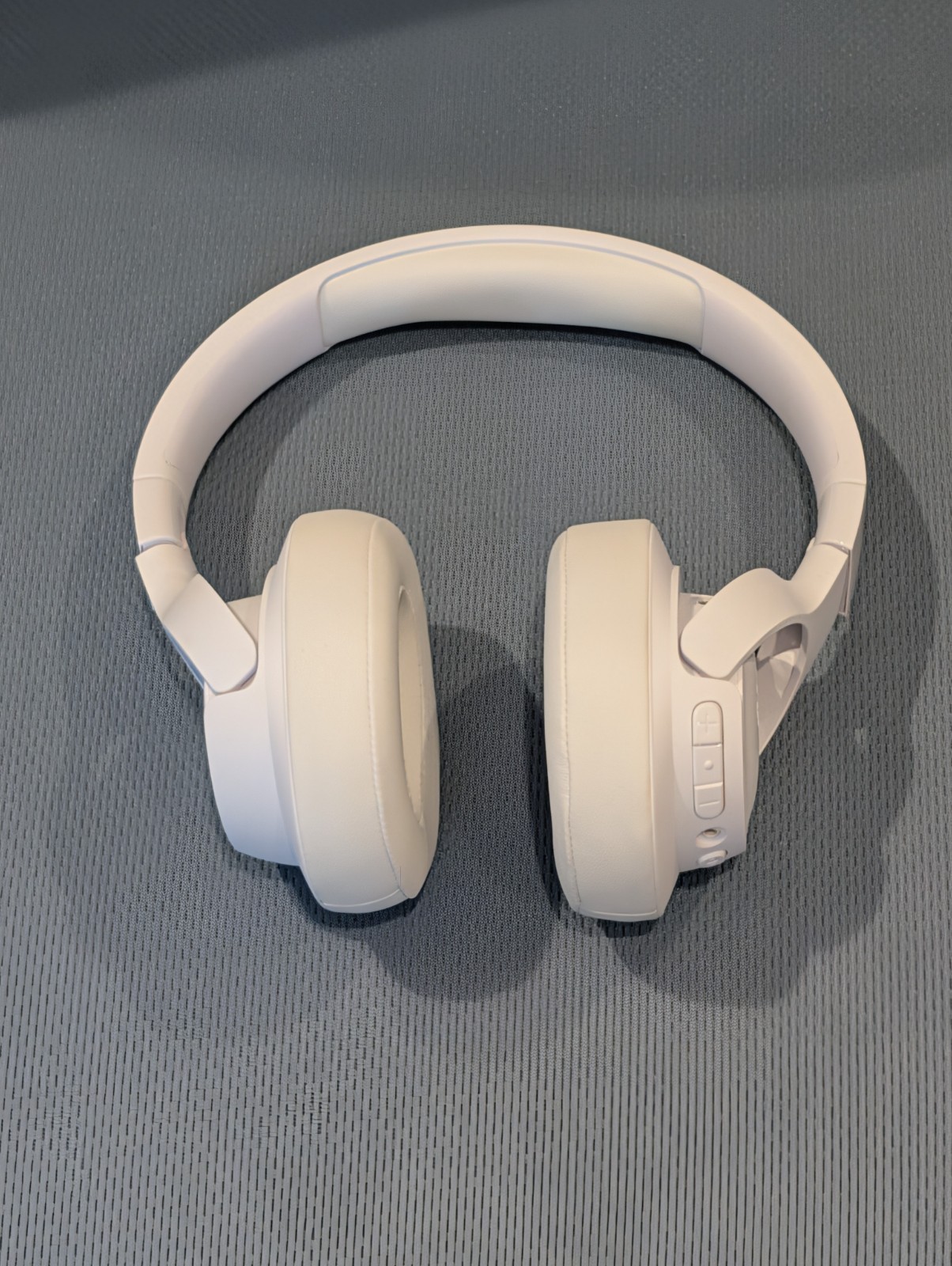 JBL Tune 760NC Bluetooth / Wireless Over-ear Headphones – White