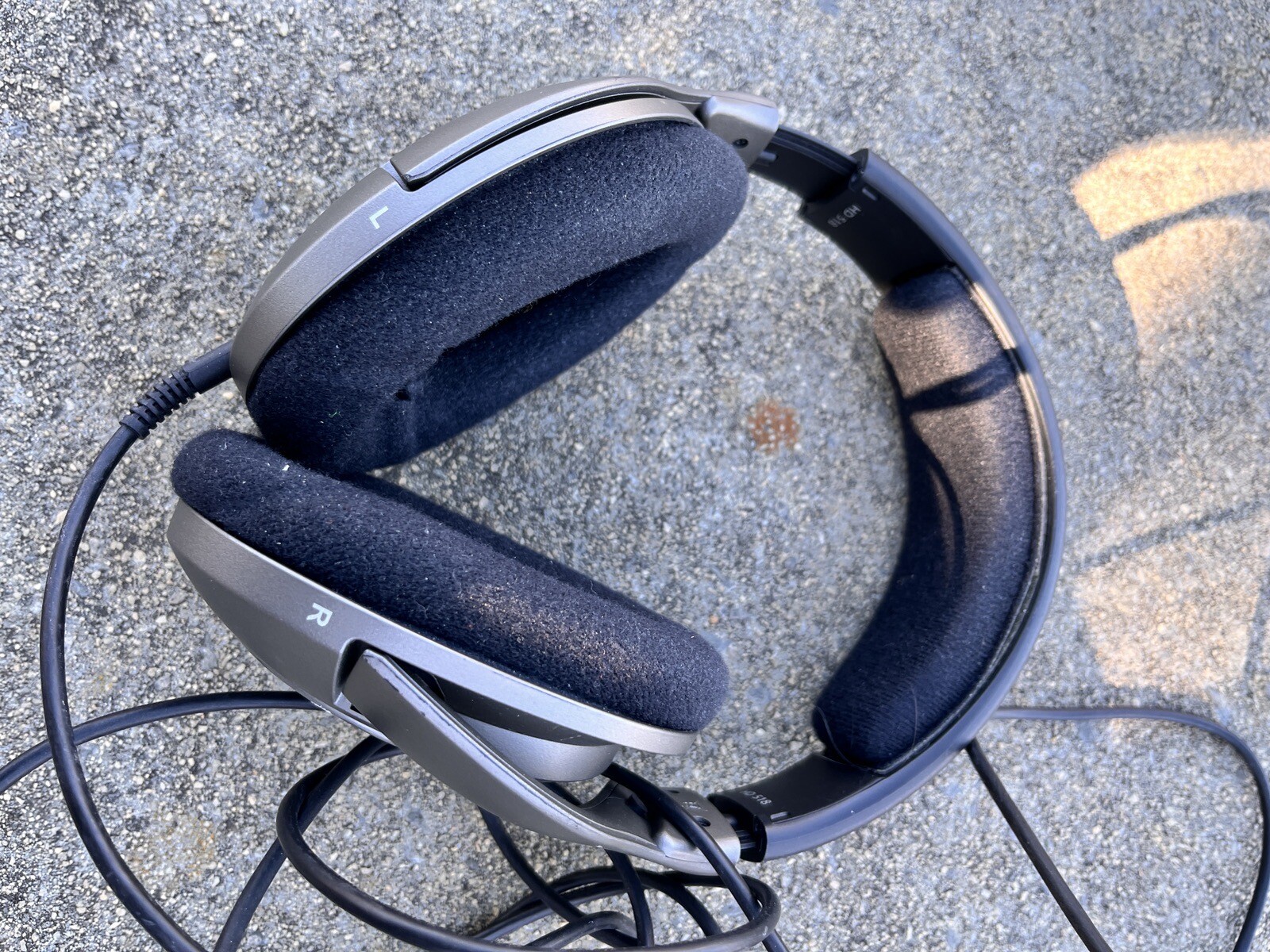 Sennheiser Hd 518 Black /Grey Over Ear Headphone