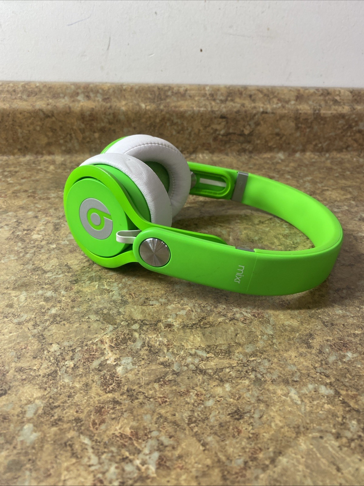 Beats by Dr. Dre Mixr Headband Headphones (Green) Pre-owned Free Shipping