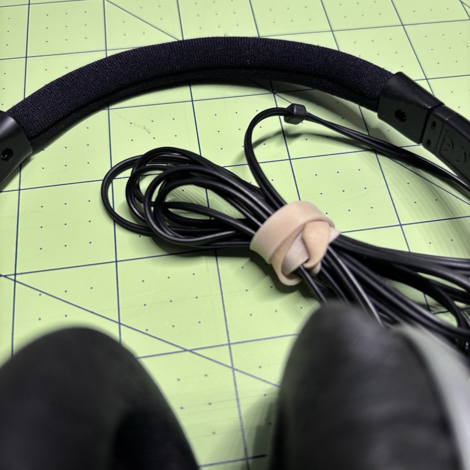 BOSE TP-1A Circumaural Headphones – Silver In Great Used Condition