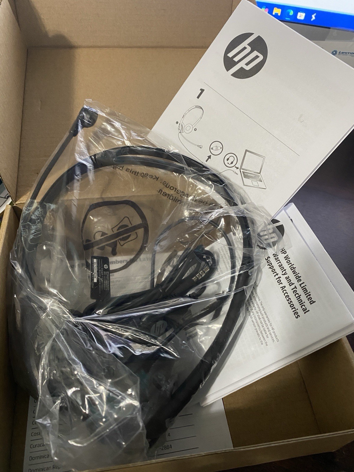 NEW HP STEREO HEADPHONES 3.5mm 1/8″ Plug HEAD PHONE Headset T1A66AA