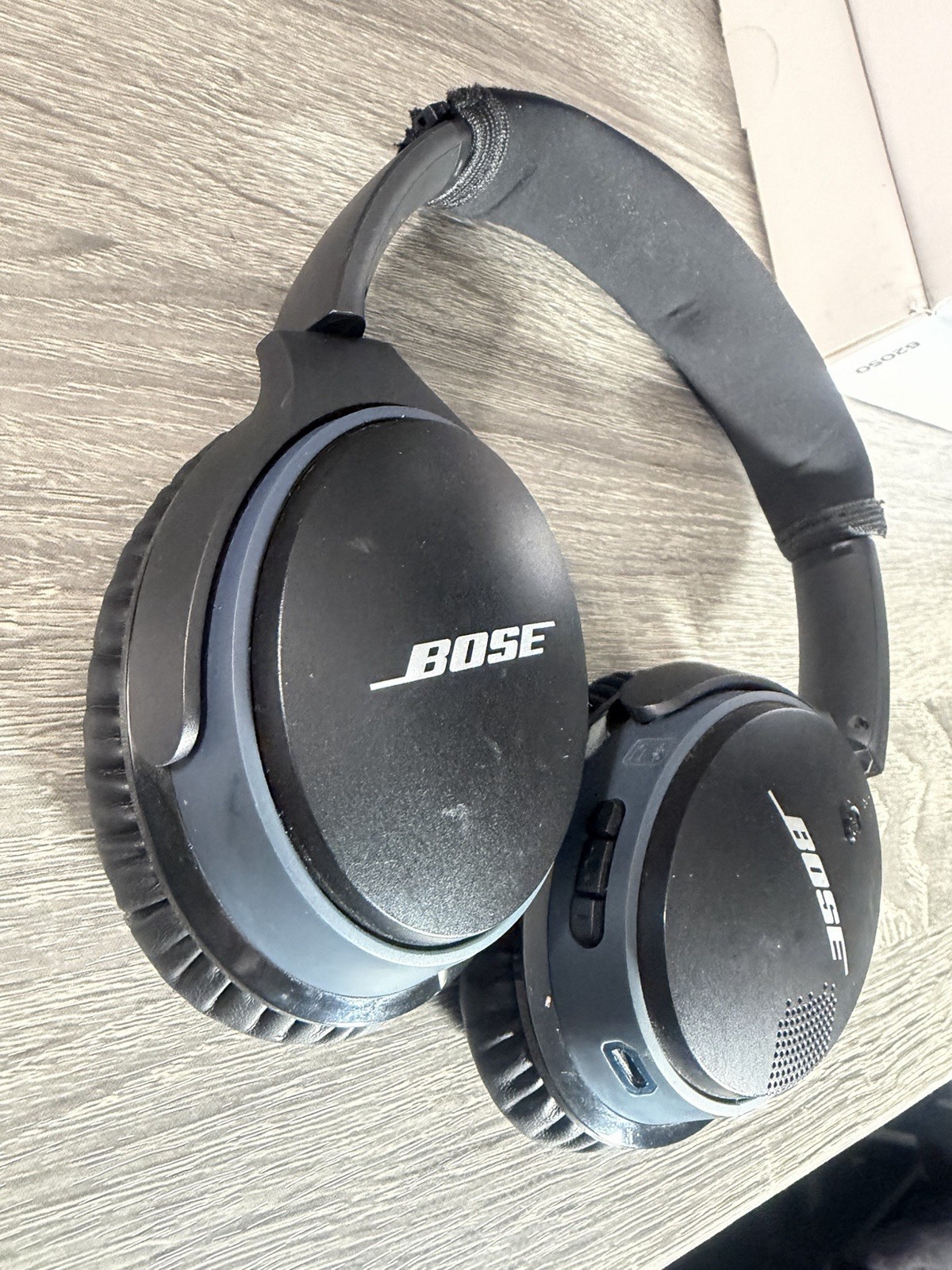 Bose SoundLink Around-Ear II AE2W Wireless Bluetooth New Pads.