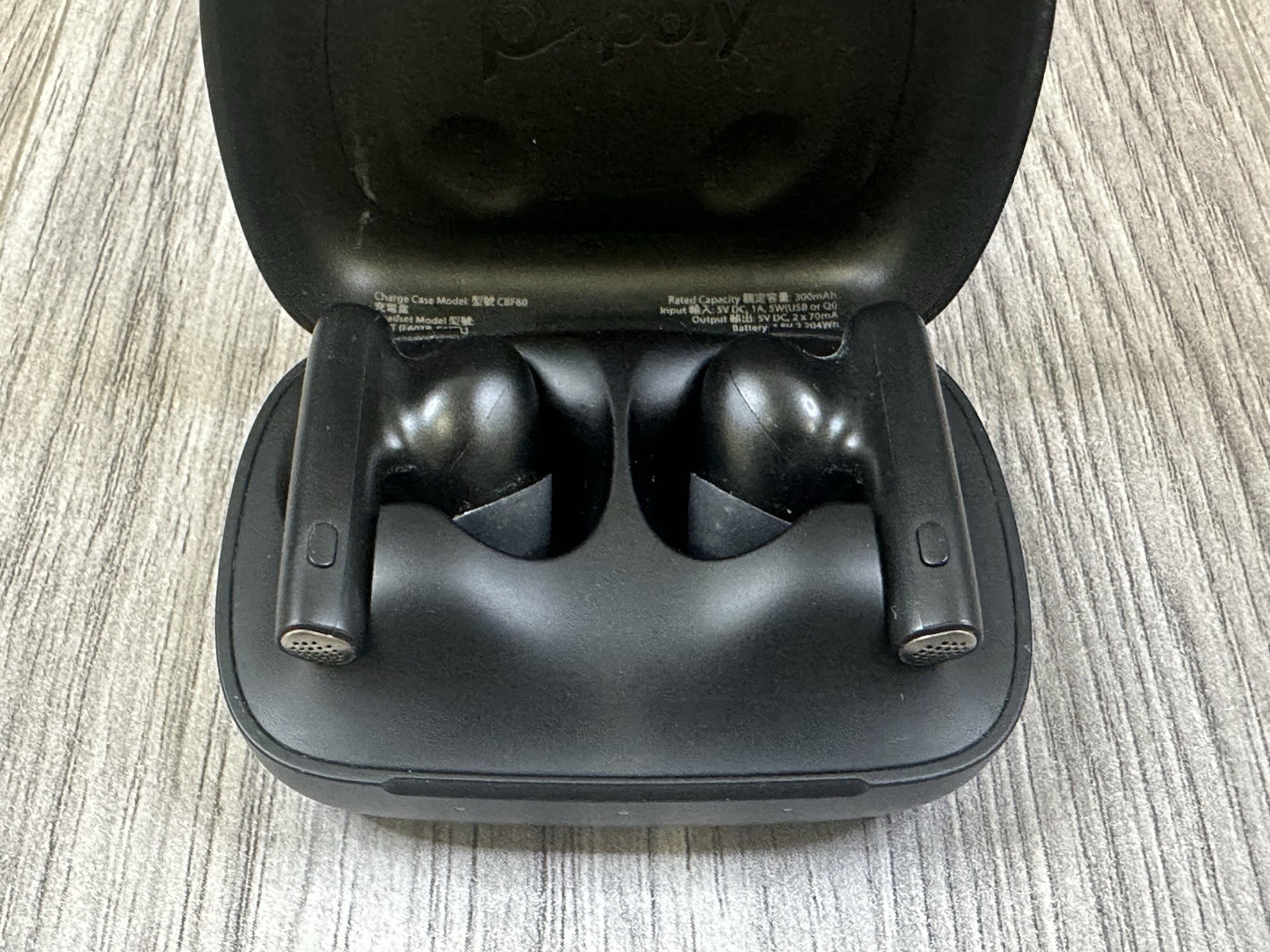 Poly Voyager Free 60 UC Carbon Black Earbuds + BT700 USB Wireless Adapter USED