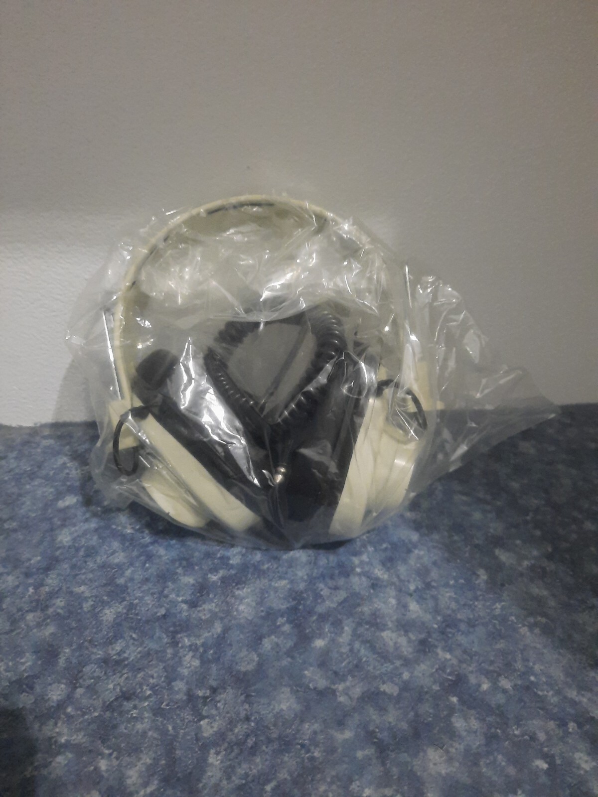 Califone 2924AV-P Over-The-Ear Headband Headphones – 1/4″ Jack – 6ft Coiled Cord