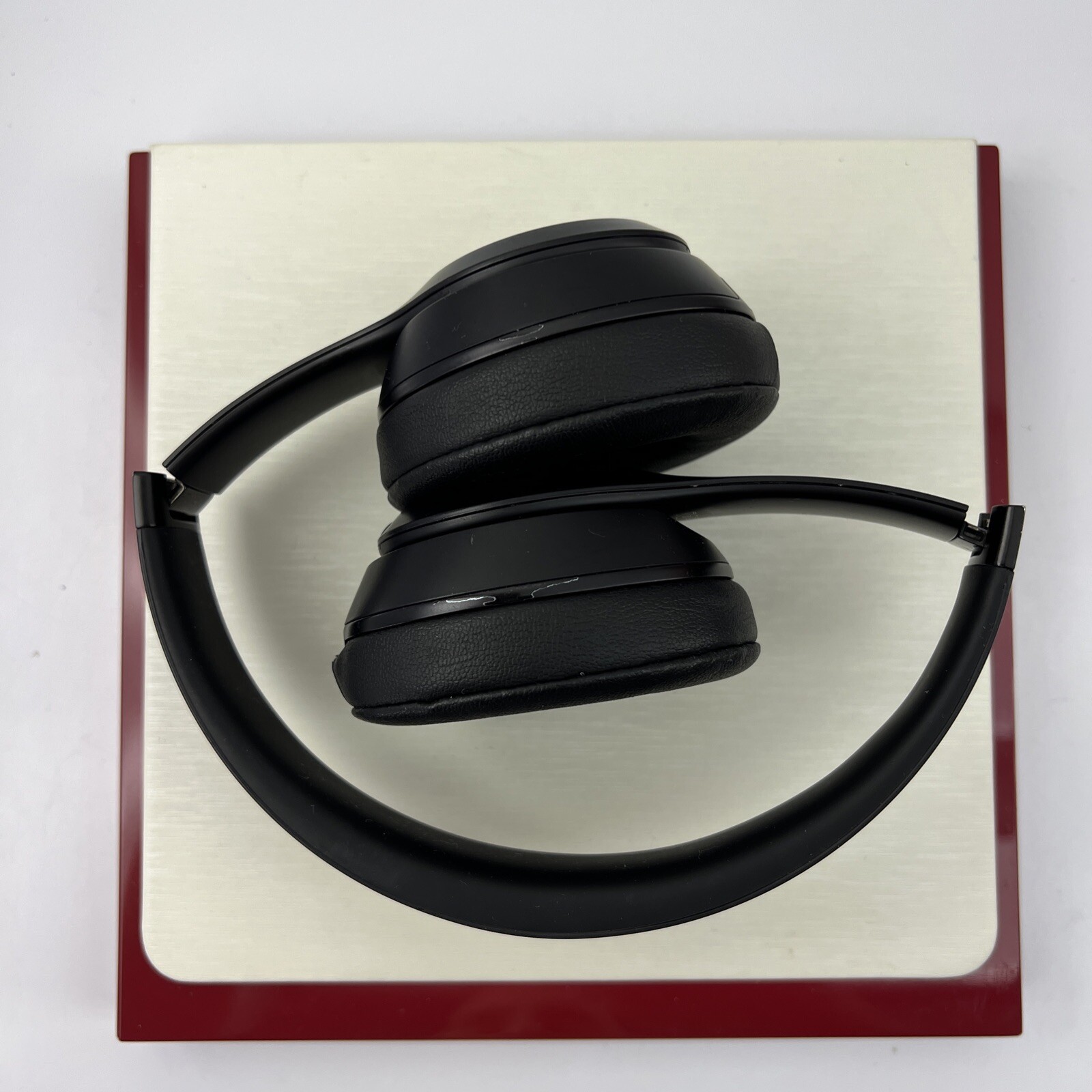 Beats by Dr. Dre Solo3 Over the Ear Headphone – Gloss Black