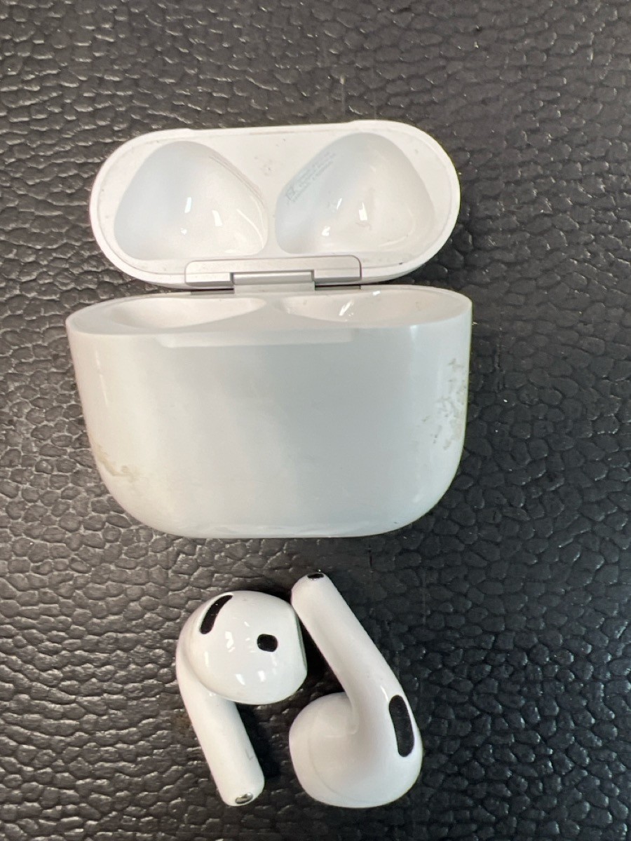 Apple Airpods A3058 4th Generation (PD7017399)