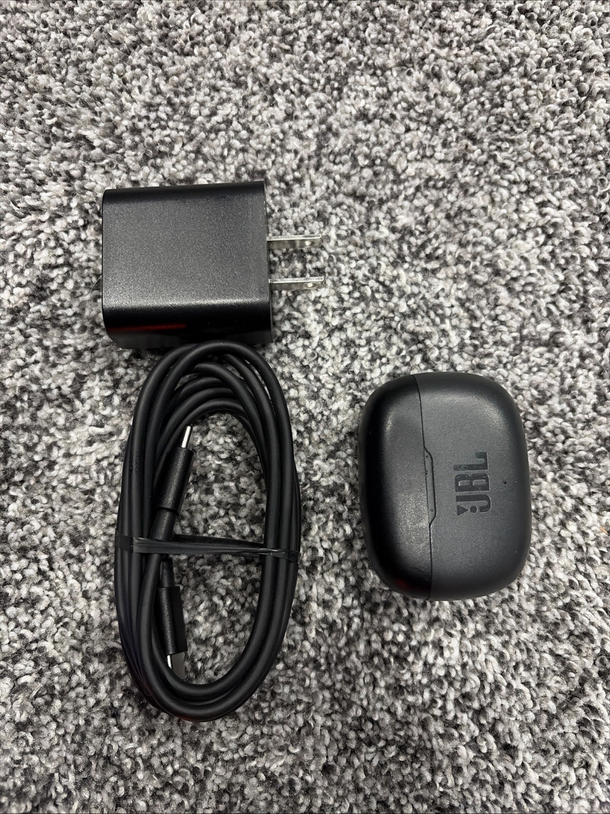 JBL Bluetooth Headphones With FREE CHARGER AND BLOCK