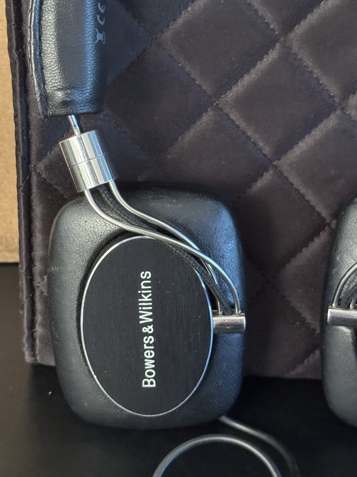 Bowers & Wilkins P5 Wired On-Ear Headphones w/ Case **READ**