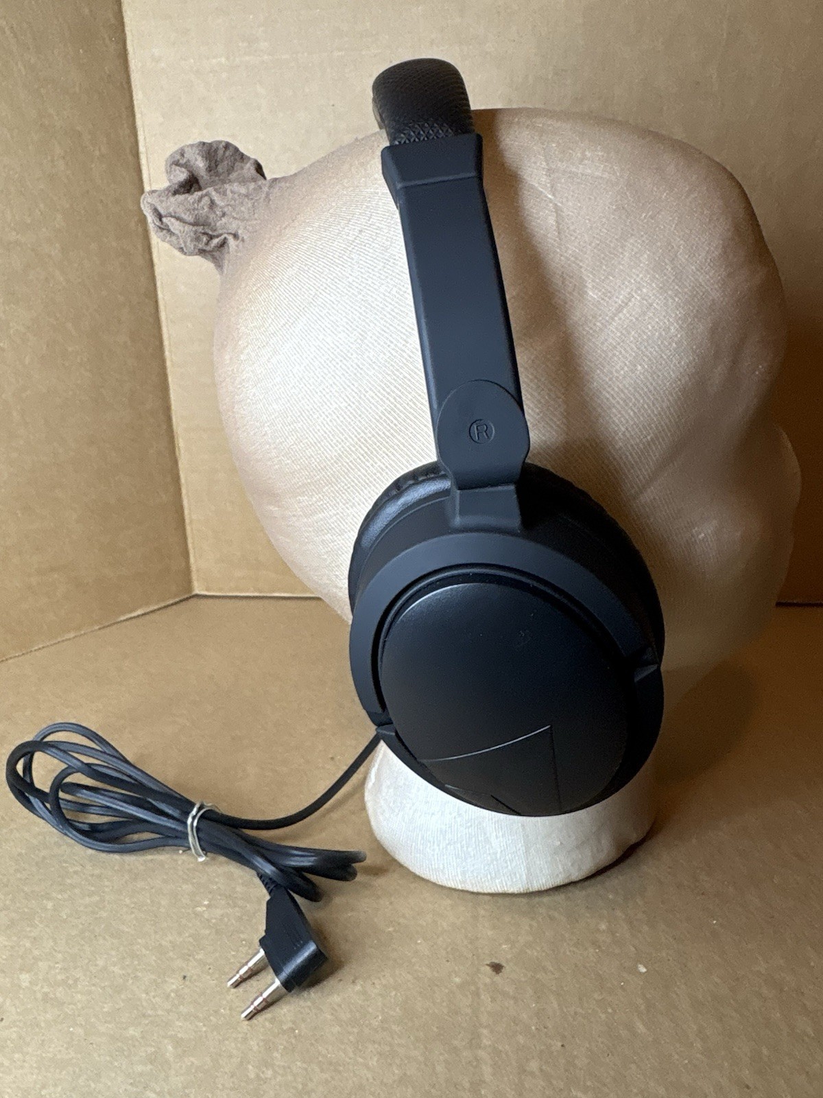 Delta Airlines First Class Premium Head Phones Pre-owned 044208423, On the Ear