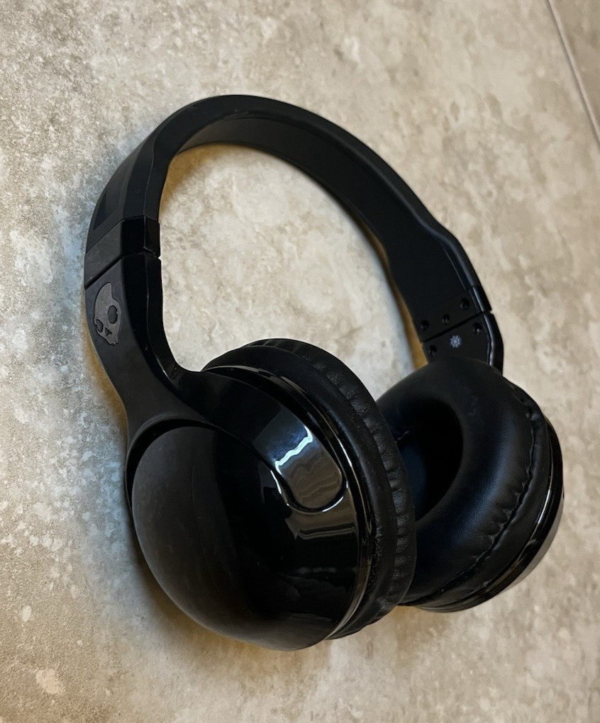 Skullcandy Hesh Model Over Ear Wired Headphones – Missing Auxiliary Cord