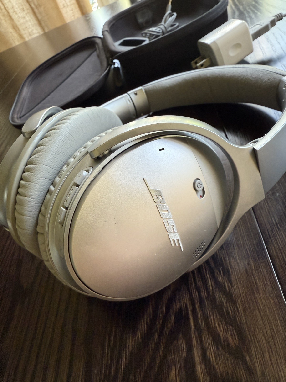 Bose QuietComfort 35 Over the Ear Wireless Headphones – Silver