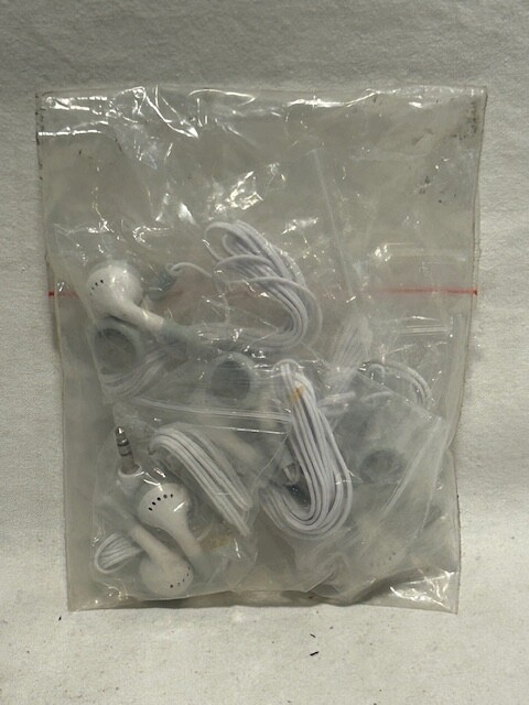 Pack of 5 – 3.5mm White In-Ear Earbuds / Earphones / Headphones – FAST SHIPPING