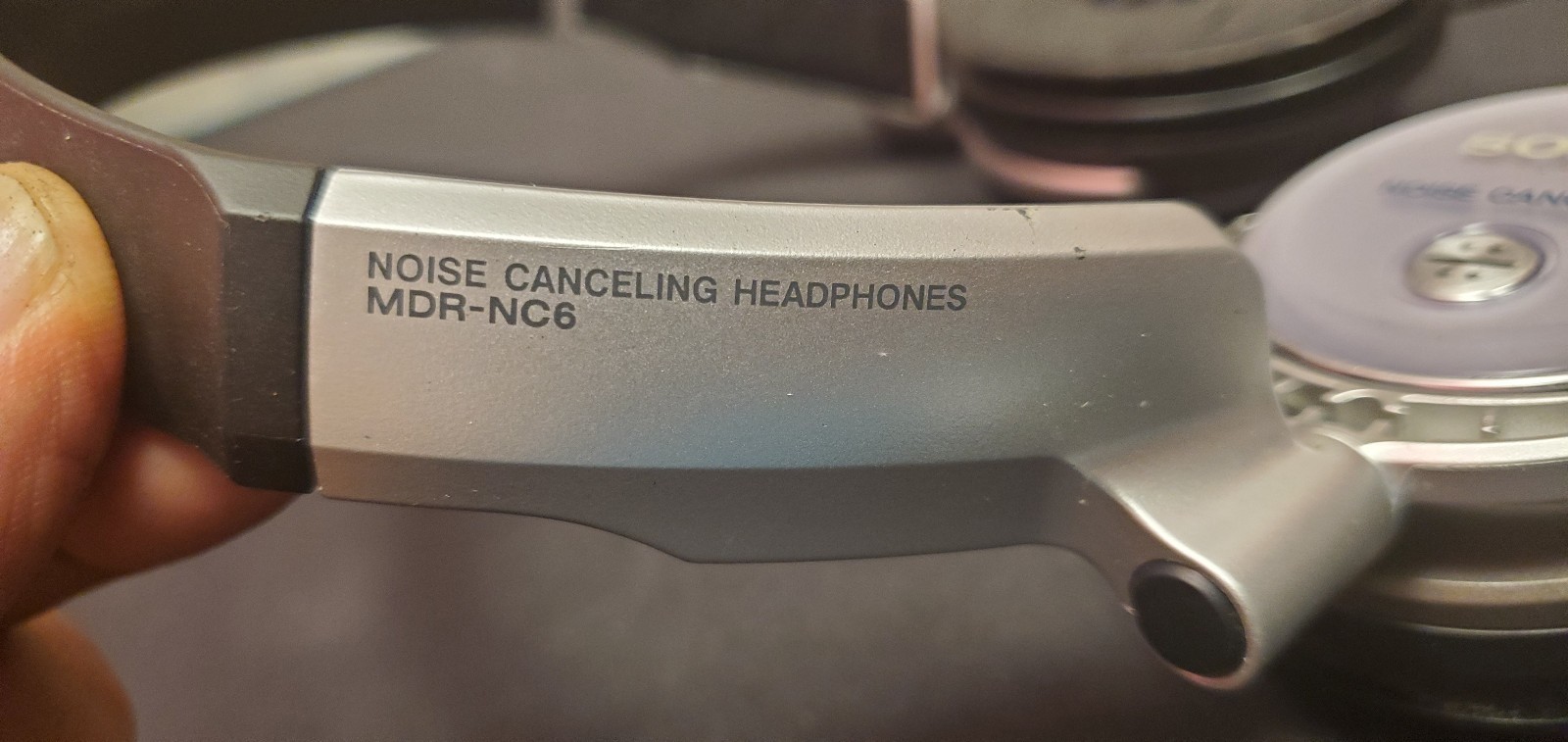 Sony MDR-NC6 MDRNC6 Noise Canceling Headphones Read