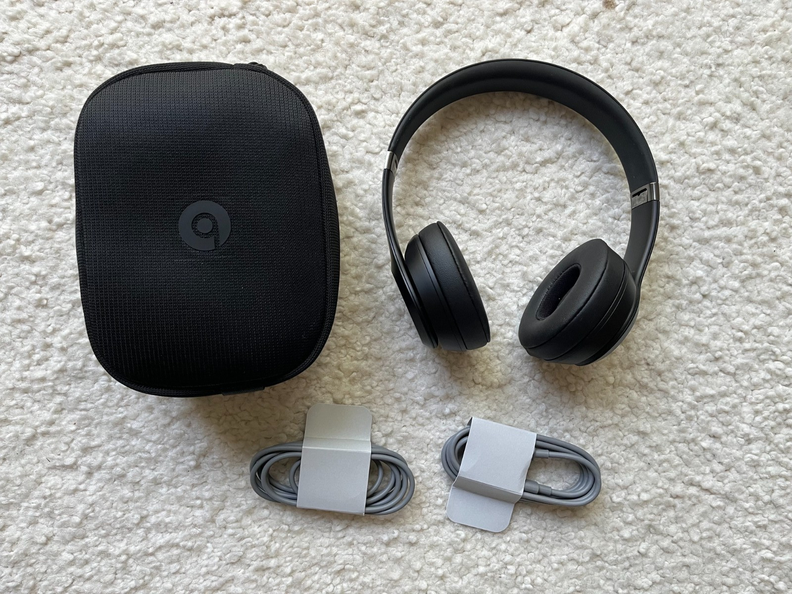 Beats by Dr. Dre Solo 4 – Wireless Bluetooth On-Ear Headphones Black