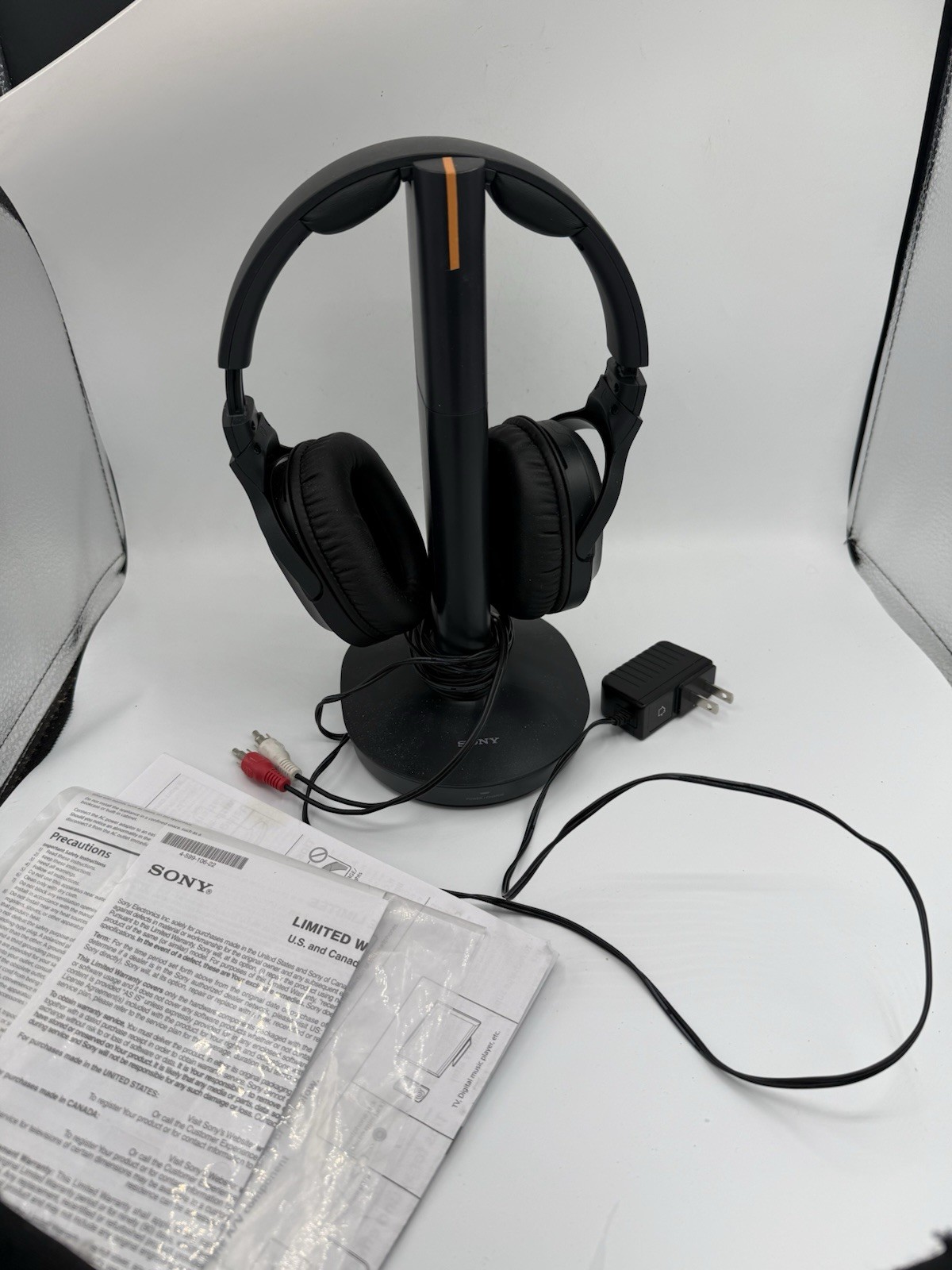 Sony Wireless Headphones WH-RF400R with Transmitter Dock TMR-RF400 (Read)
