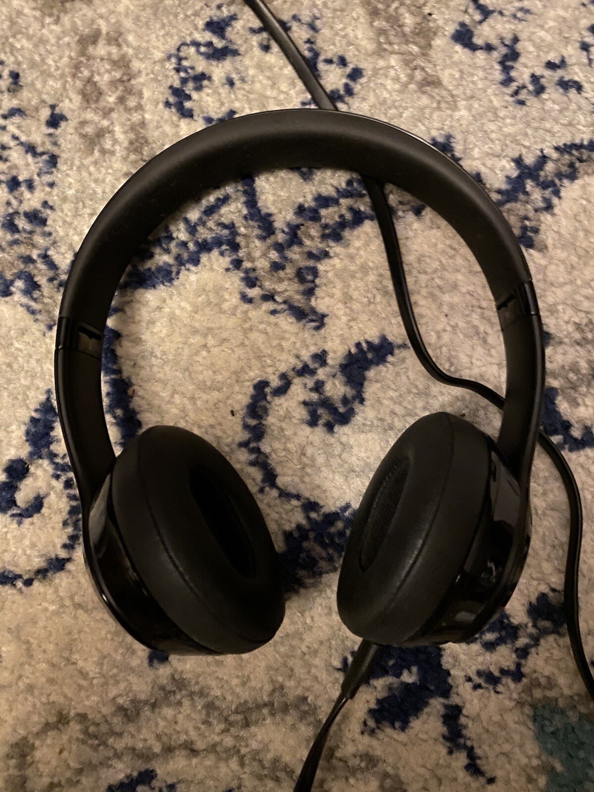 Beats by Dr. Dre Solo3 Over the Ear Headphone – Gloss Black