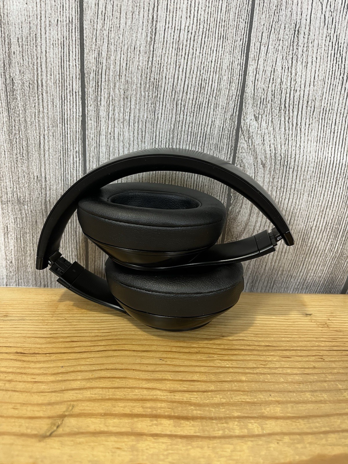 Beats by Dr. Dre Studio3 Over the Ear Wireless Headphones – Matte Black