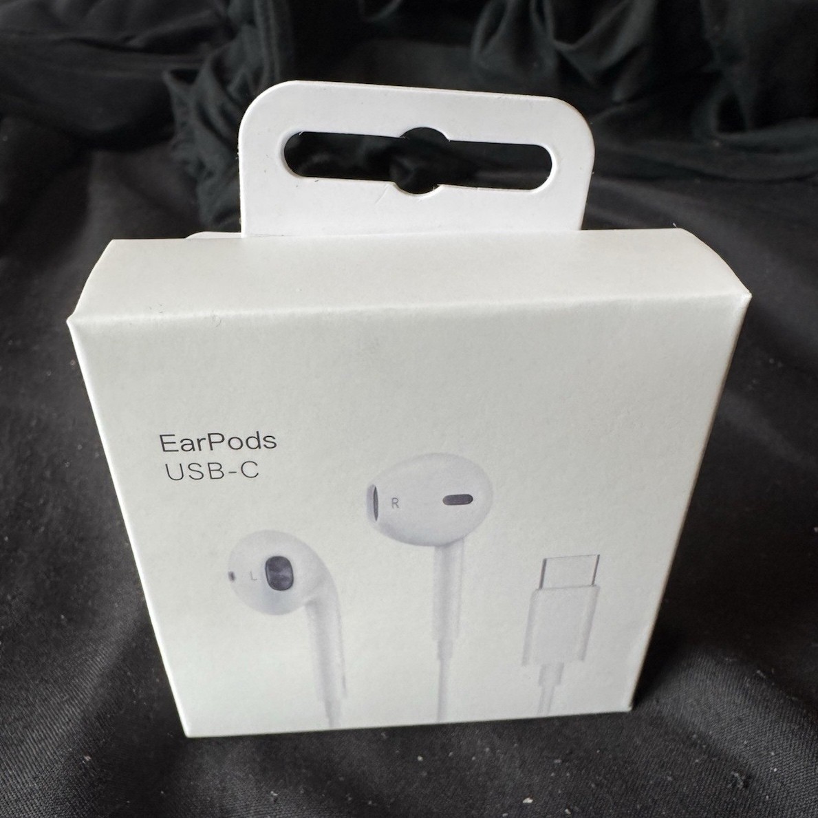 Apple EarPods (USB-C) In-Ear Earbud Built-In Mic Double Earpieces White