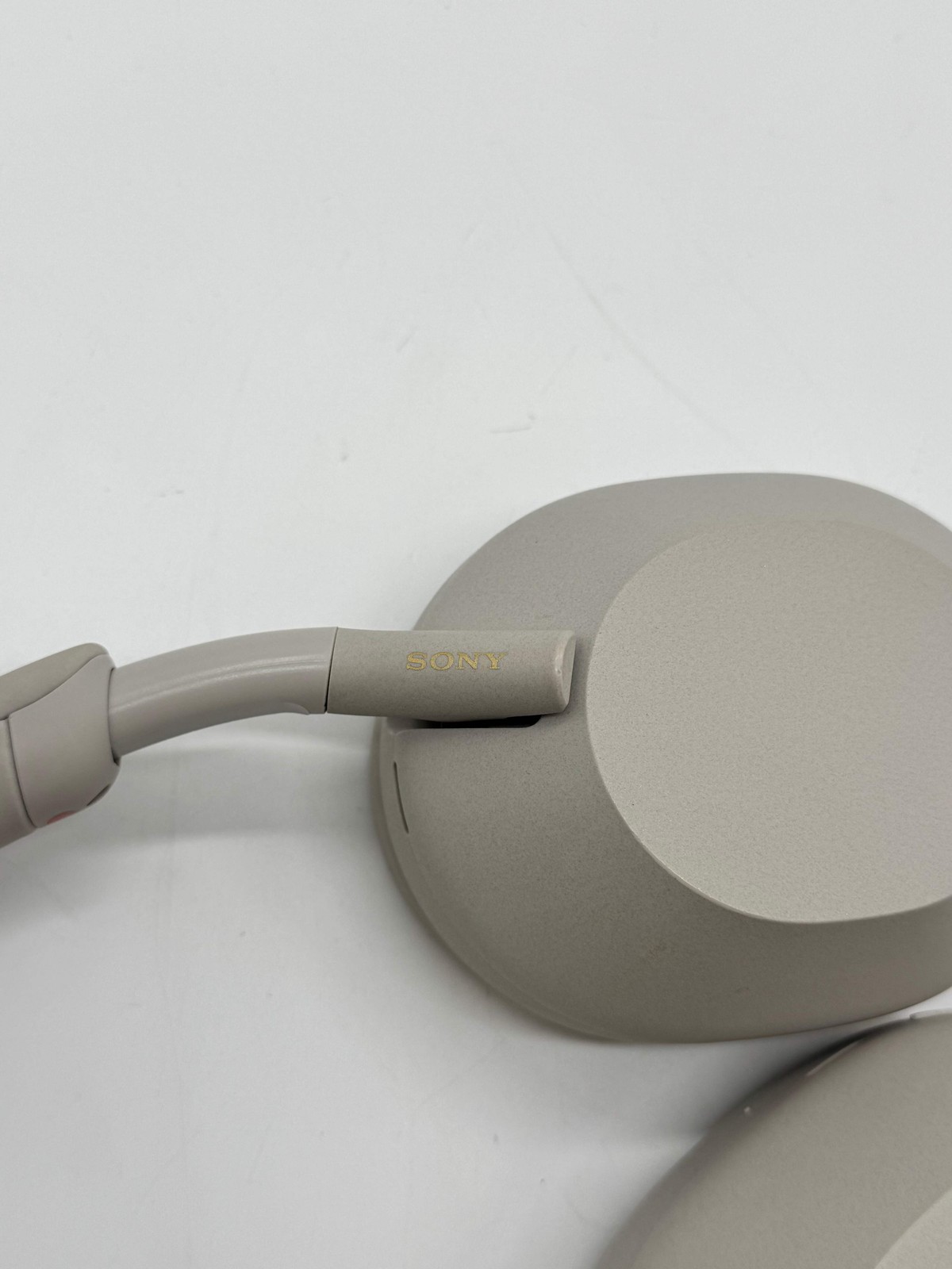 Sony WH-1000XM5 Wireless Noise Canceling Bluetooth Headphones Smokey Pink