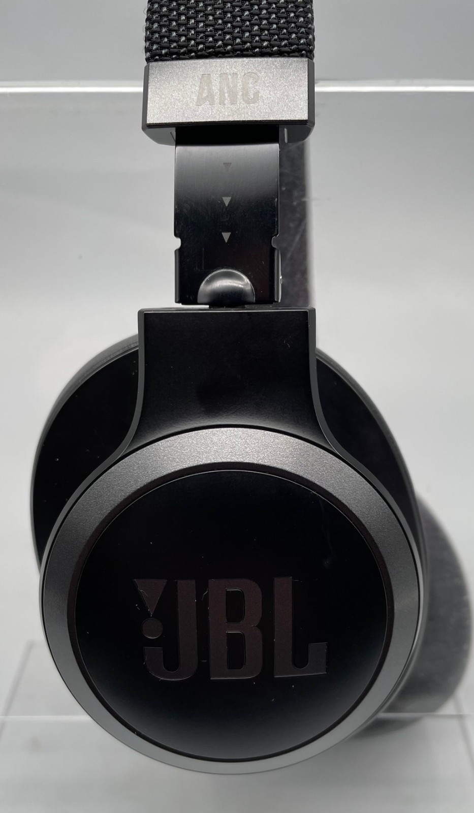 JBL 675 ANC Live Headphones