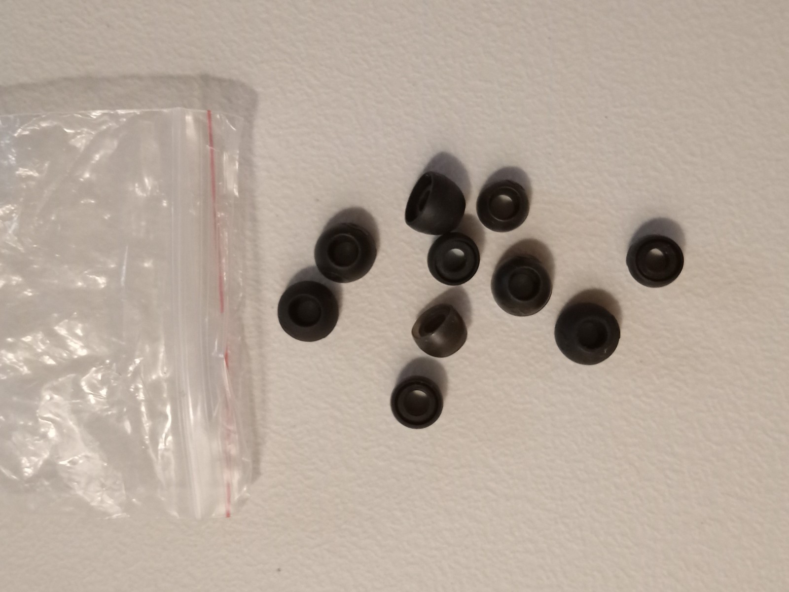 Skullcandy Earbuds Lot of 4. Used, Clean w/Spare Silicone Ear Tips