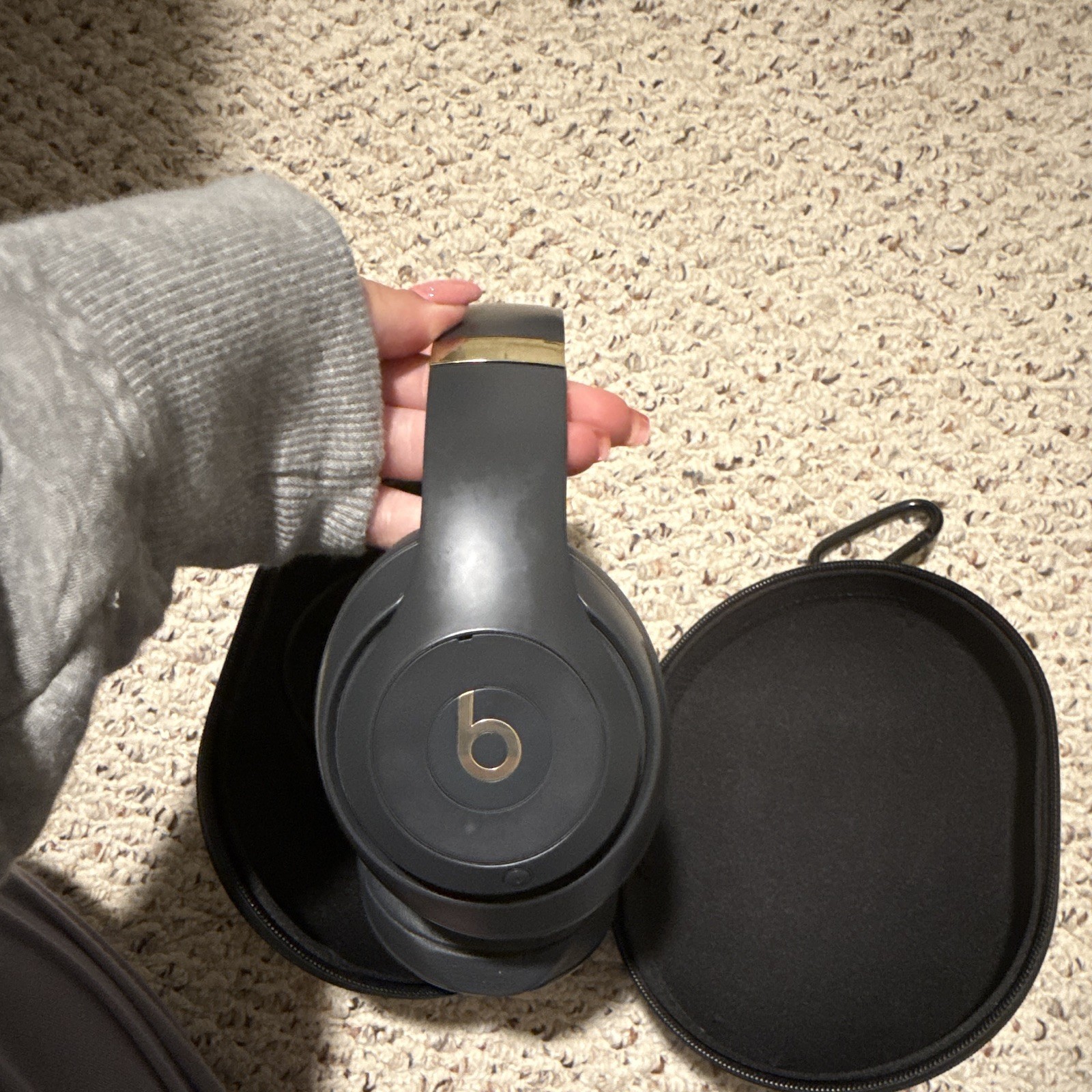 Beats Studio3 Wireless ANC Over-Ear Headphones Black/ Gold w/ Case and charger