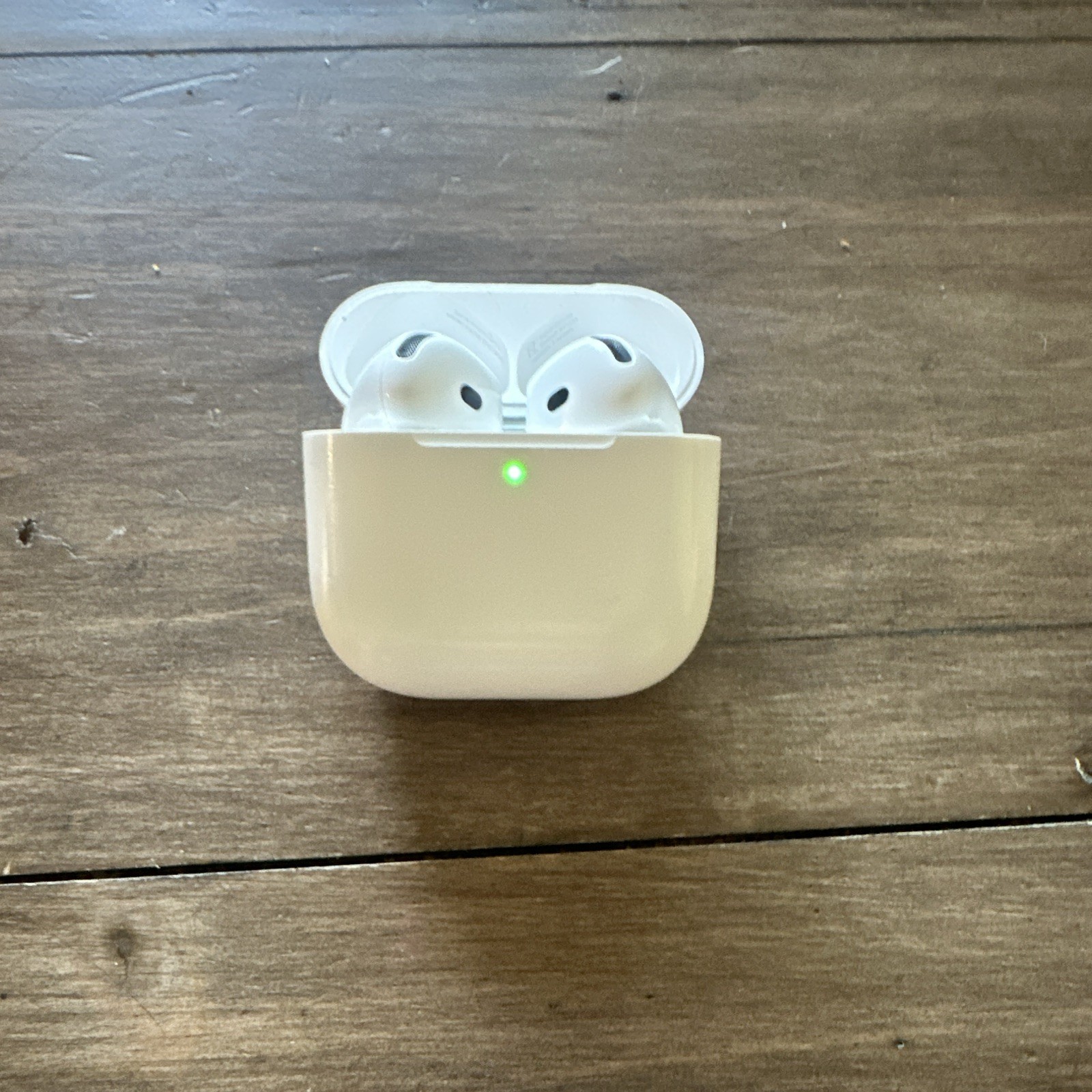 Apple AirPods 4 Wireless Bluetooth In-Ear Earbuds w/ Charging Case White