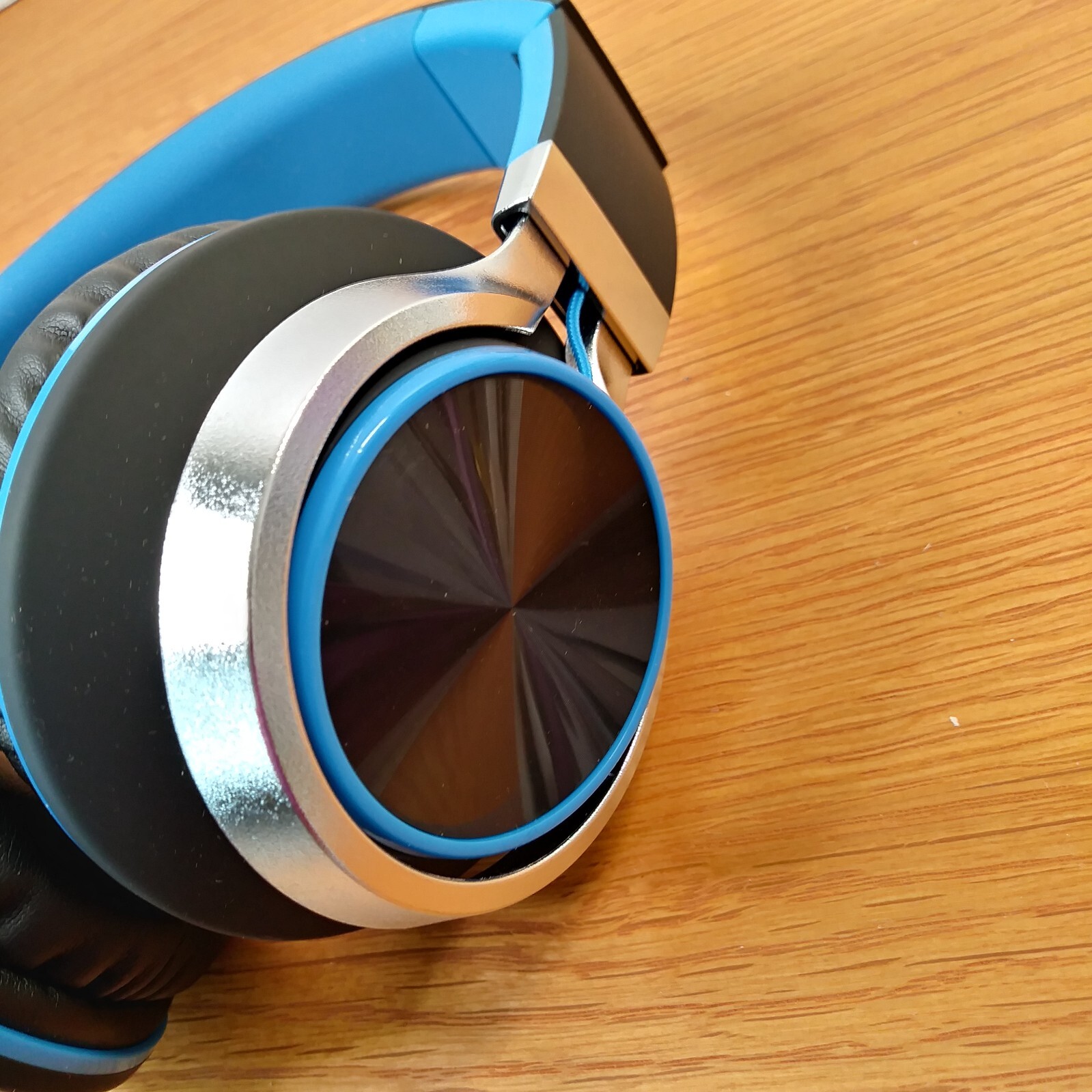 Ailihen Wired C8 Headphones In Line Microphone On-Ear Volume Control Collapsible