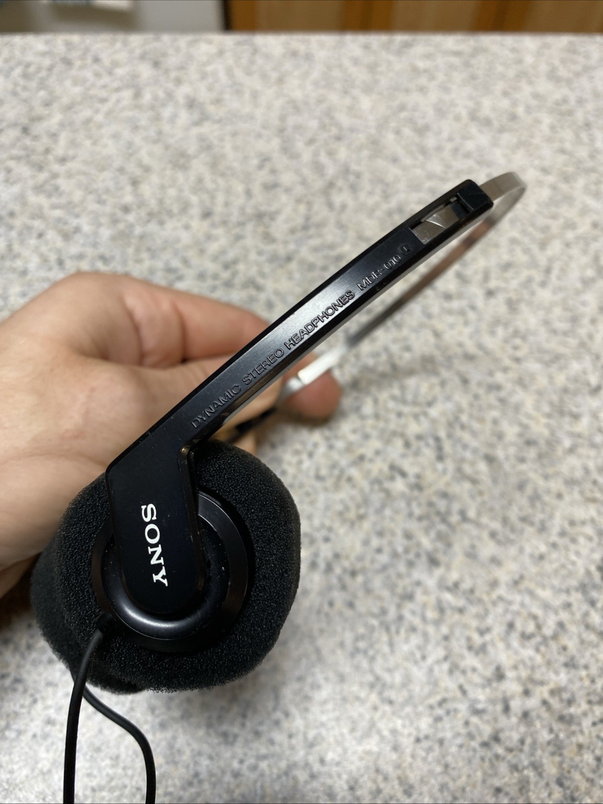 Sony MDR-010 Walkman Headphones— TESTED & WORK GREAT!