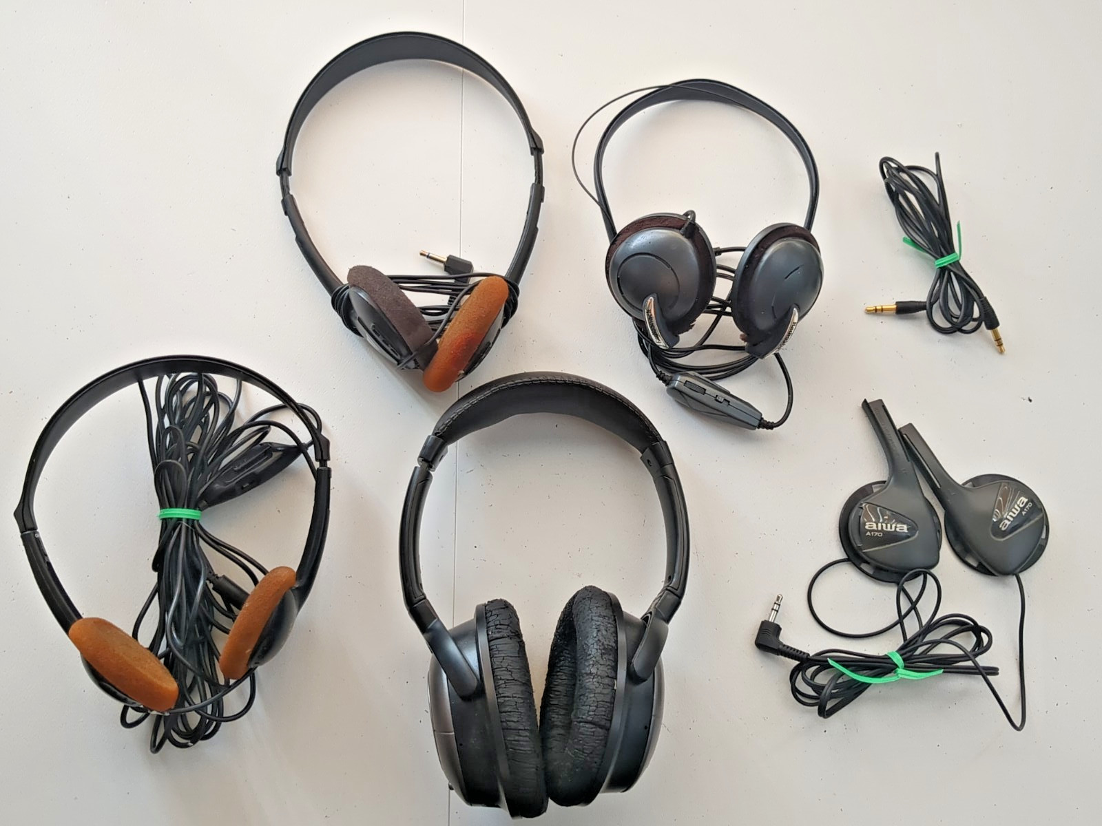 Vintage lot of 5 Headphones AWAI, Radio Shack, Nova-42, Centrios Noise Canceling