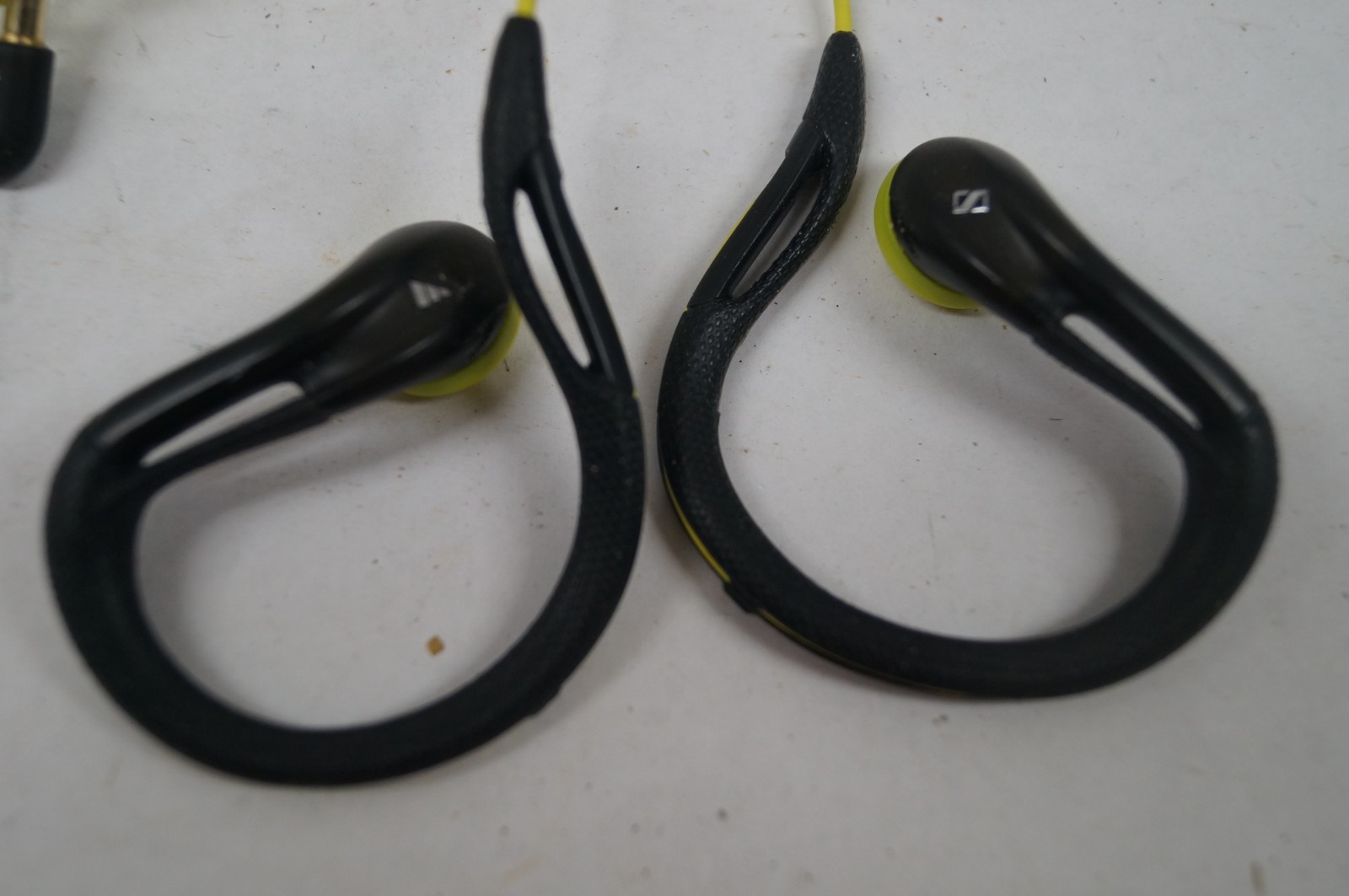 Sennheiser Adidas PMX-680 Wired Earbuds Ear-Hook Black Yellow WORKING D321
