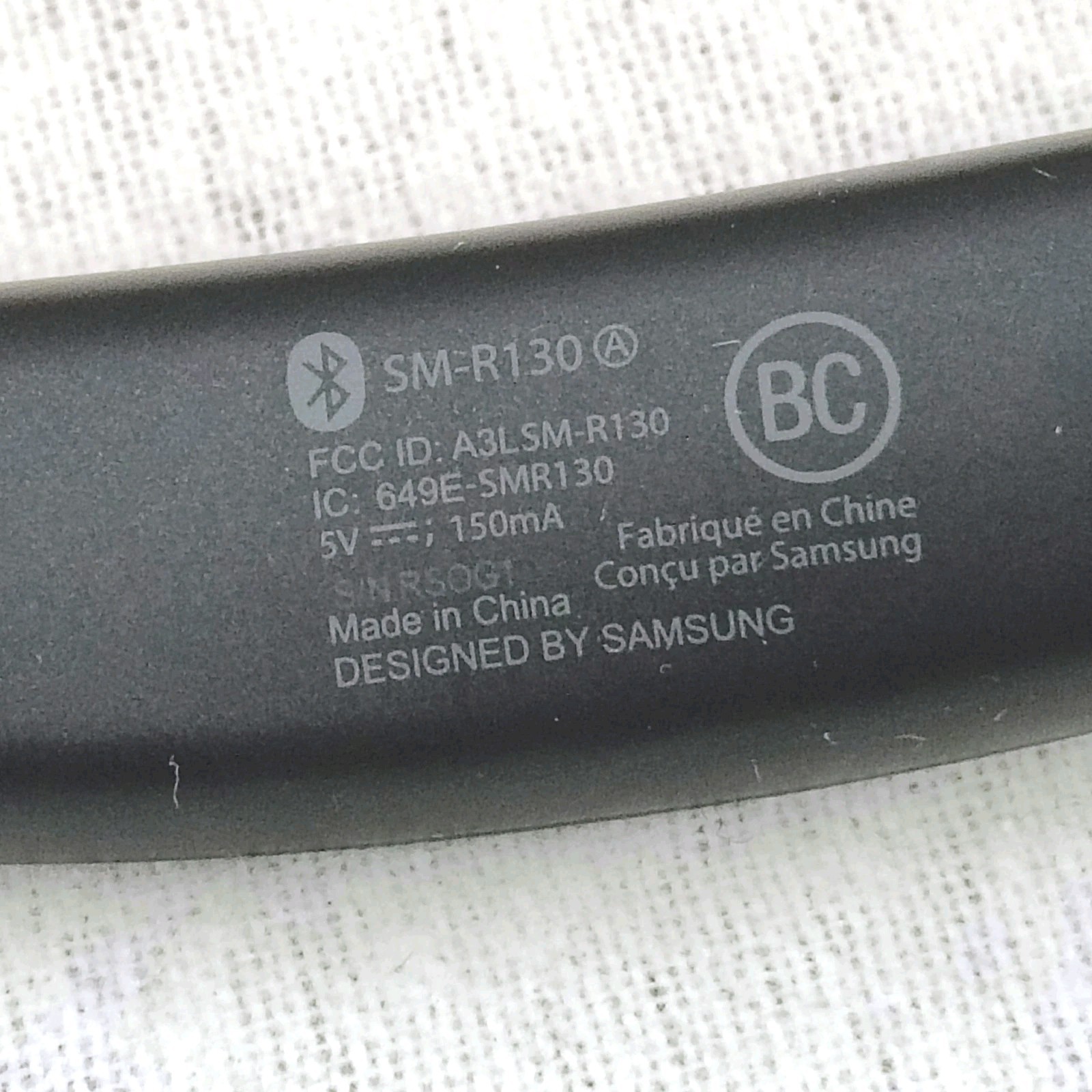 Samsung Gear Circle Wireless Headphones Necklace Black Bluetooth SM-R130 Workout