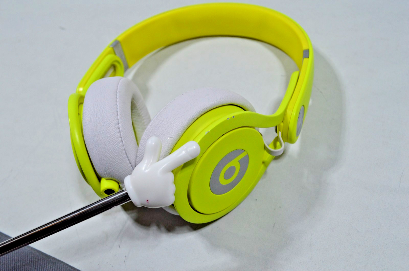 Beats ‘Mixr’ Wired Neon Green Limited Edition David Guetta DJ Headphones