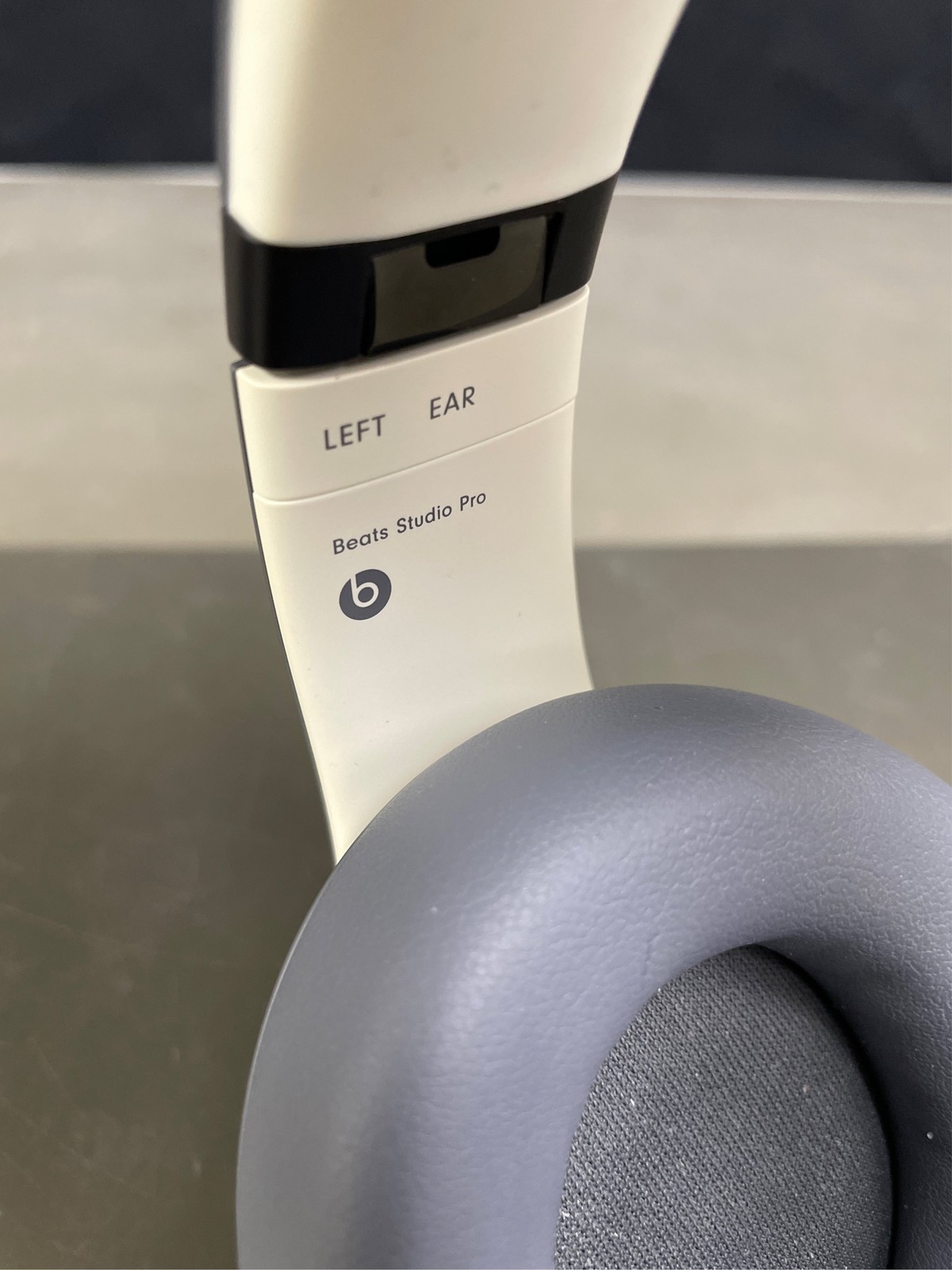 Beats Studio Pro – Premium Wireless Over-Ear Headphones 2