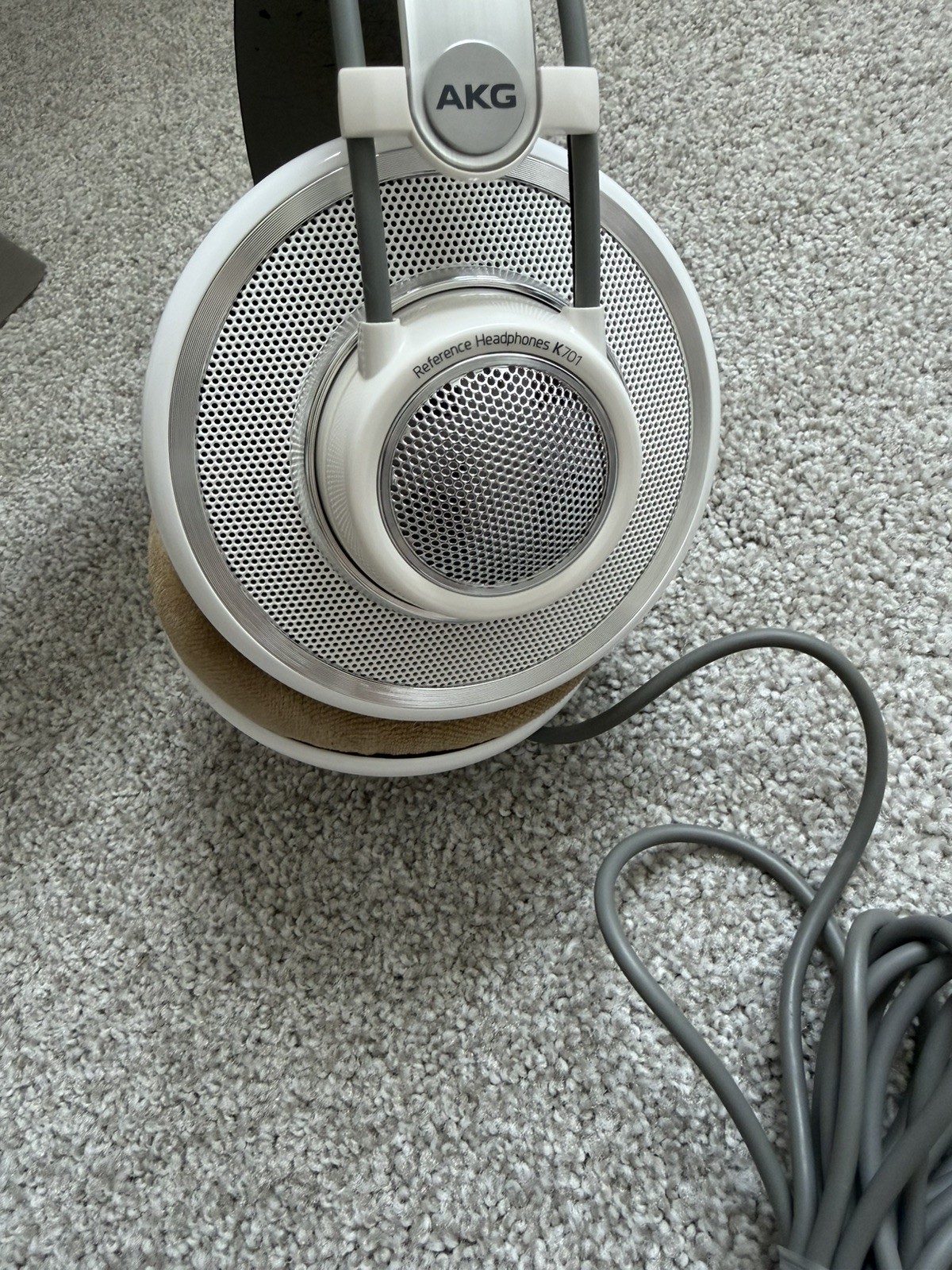 AKG K701 White Studio Open Air Type Headphones Clean and working